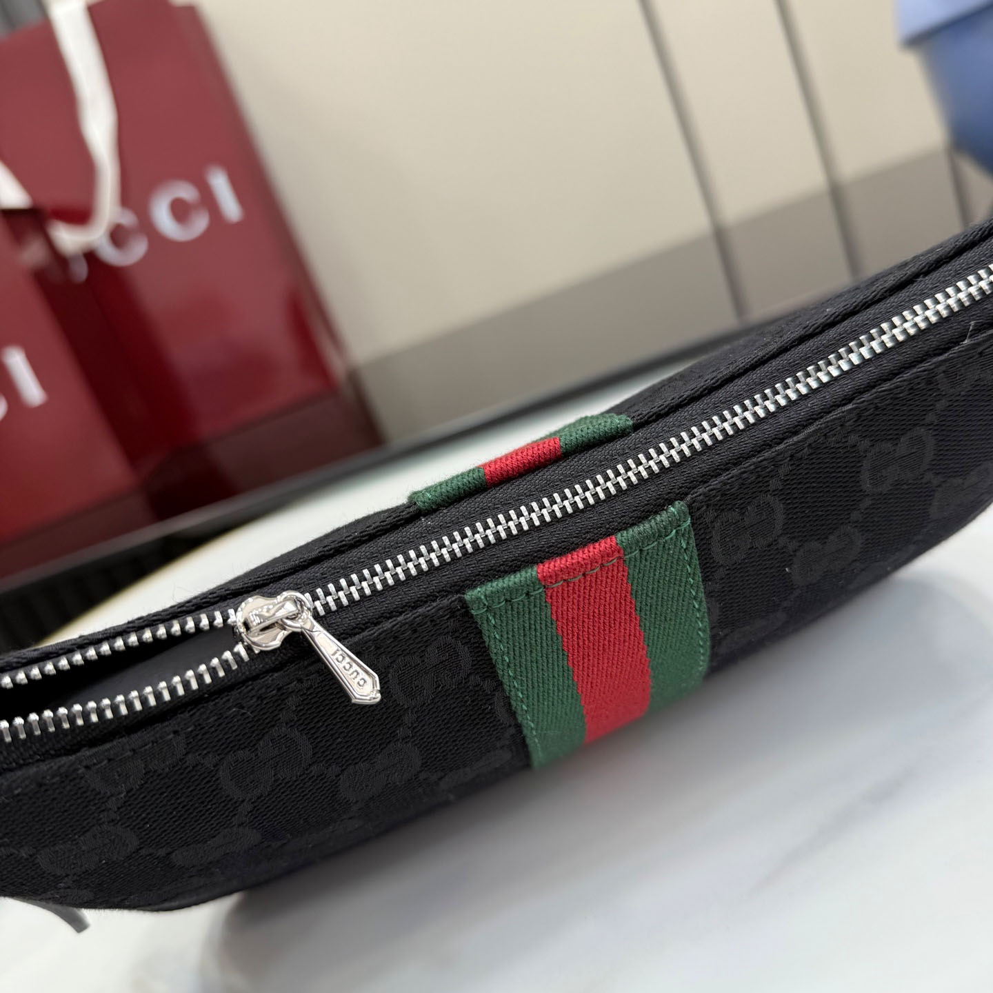 Gucci Lunetta Small Crossbody Bag 863406 - DesignerGu