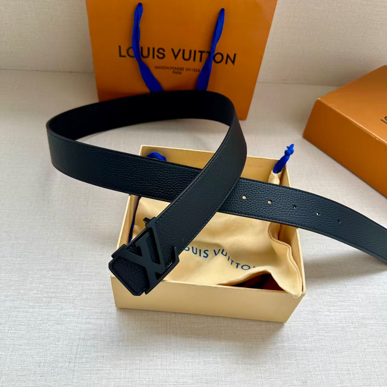 Louis Vuitton Initiales 40mm Reversible Belt - DesignerGu