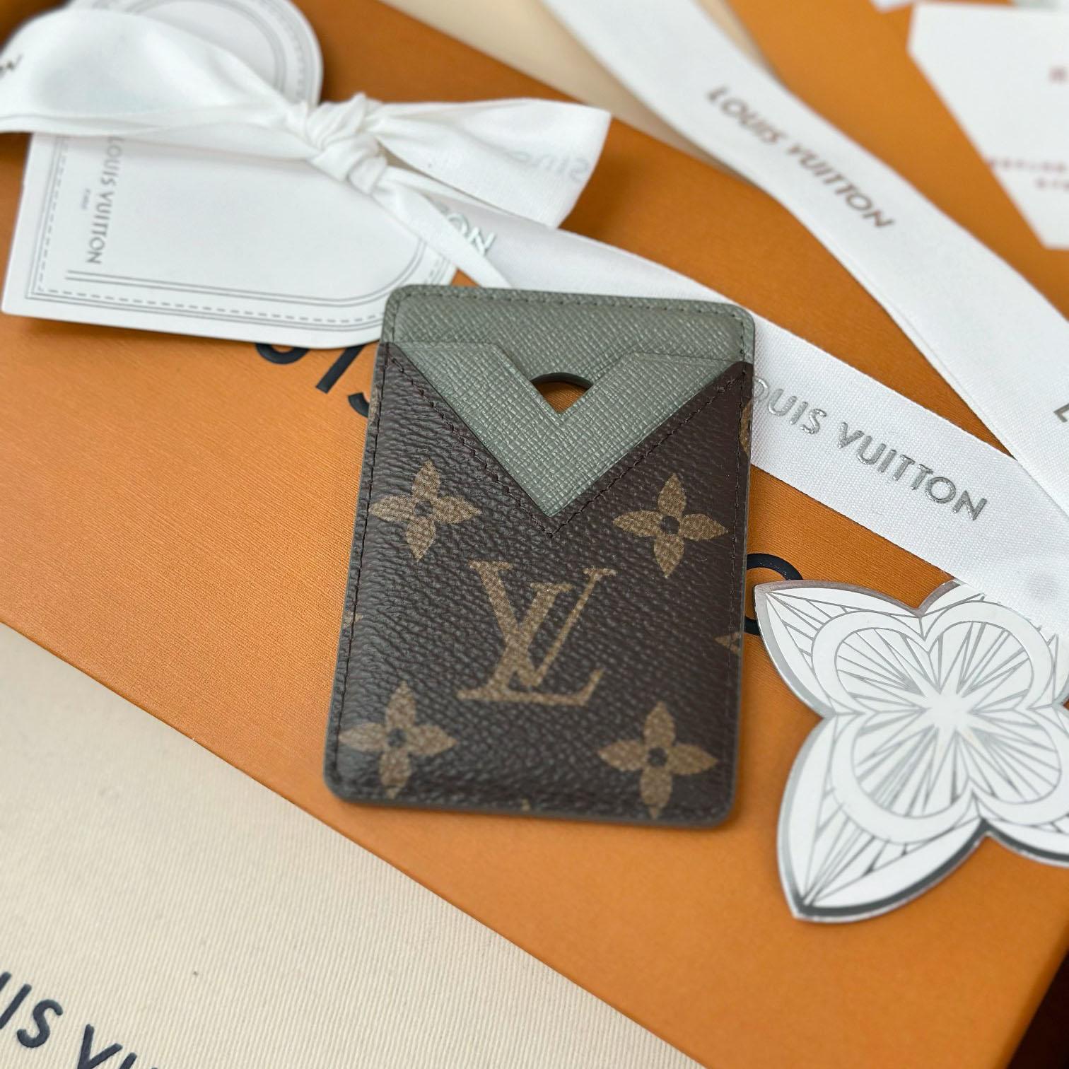 Louis Vuitton Magnetic Card Holder M25659 - DesignerGu