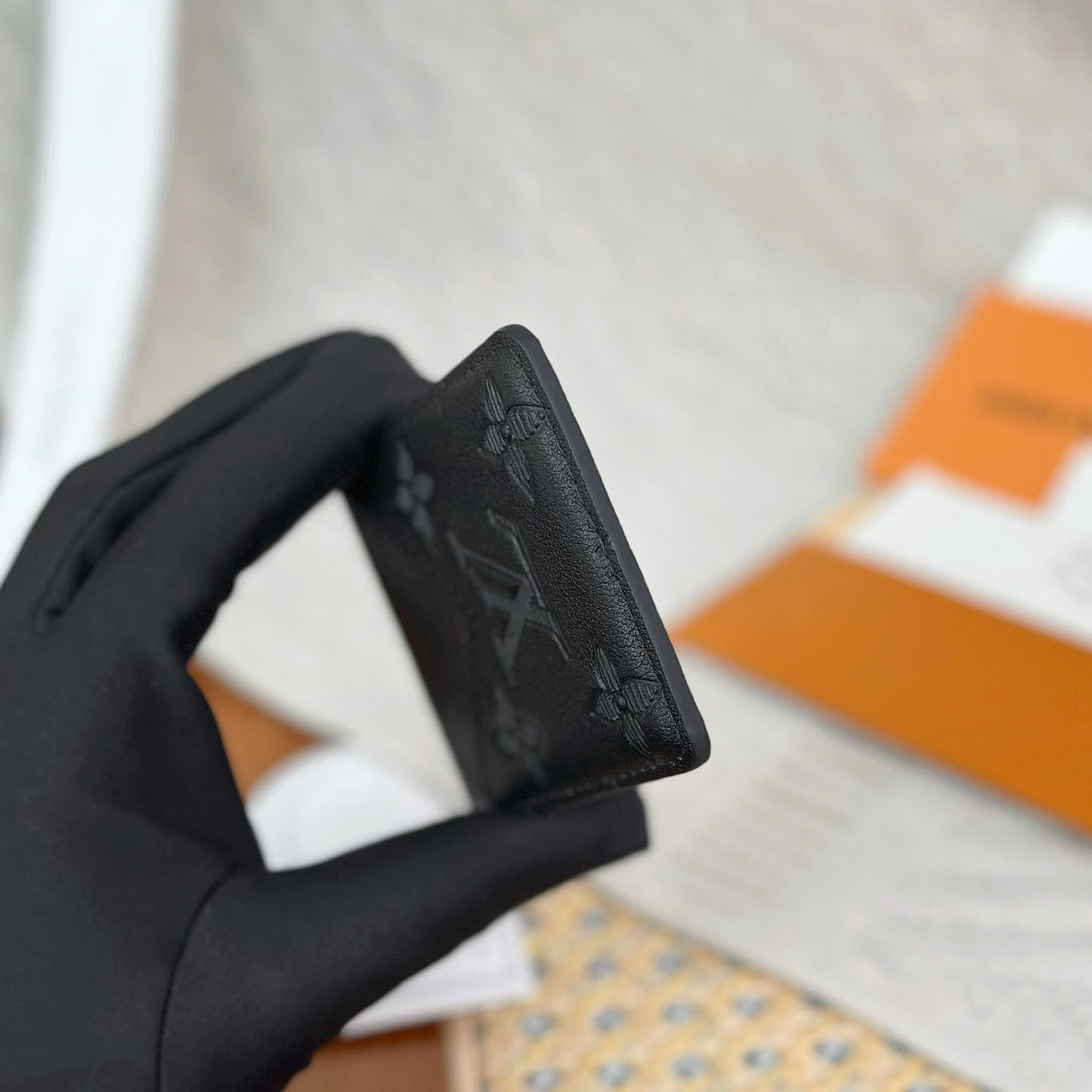 Louis Vuitton Magnetic Card Holder M26738 - DesignerGu