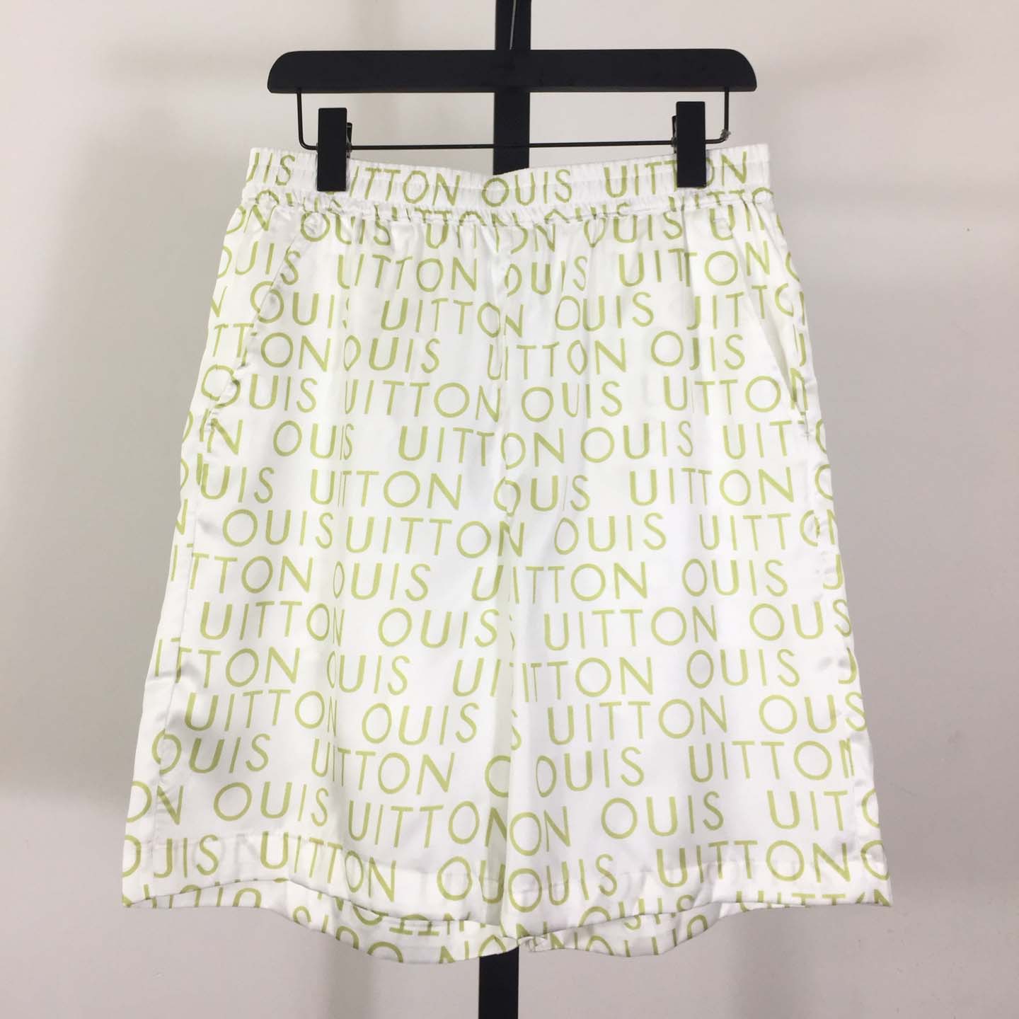 Louis Vuitton Printed Silk Shorts   1AJUTO - DesignerGu