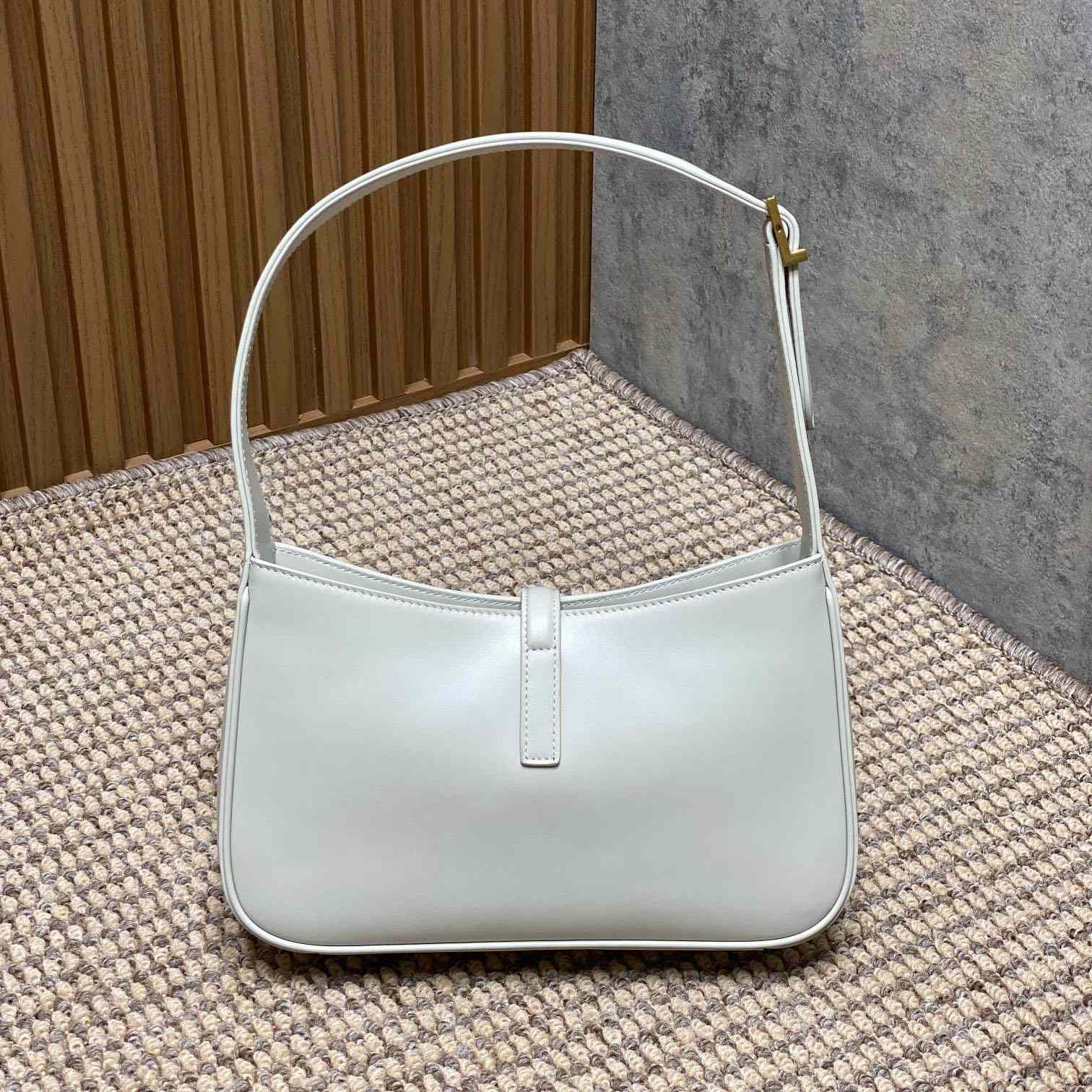 Saint Laurent Le 5 À 7 Hobo Bag 'Crema Soft' - DesignerGu