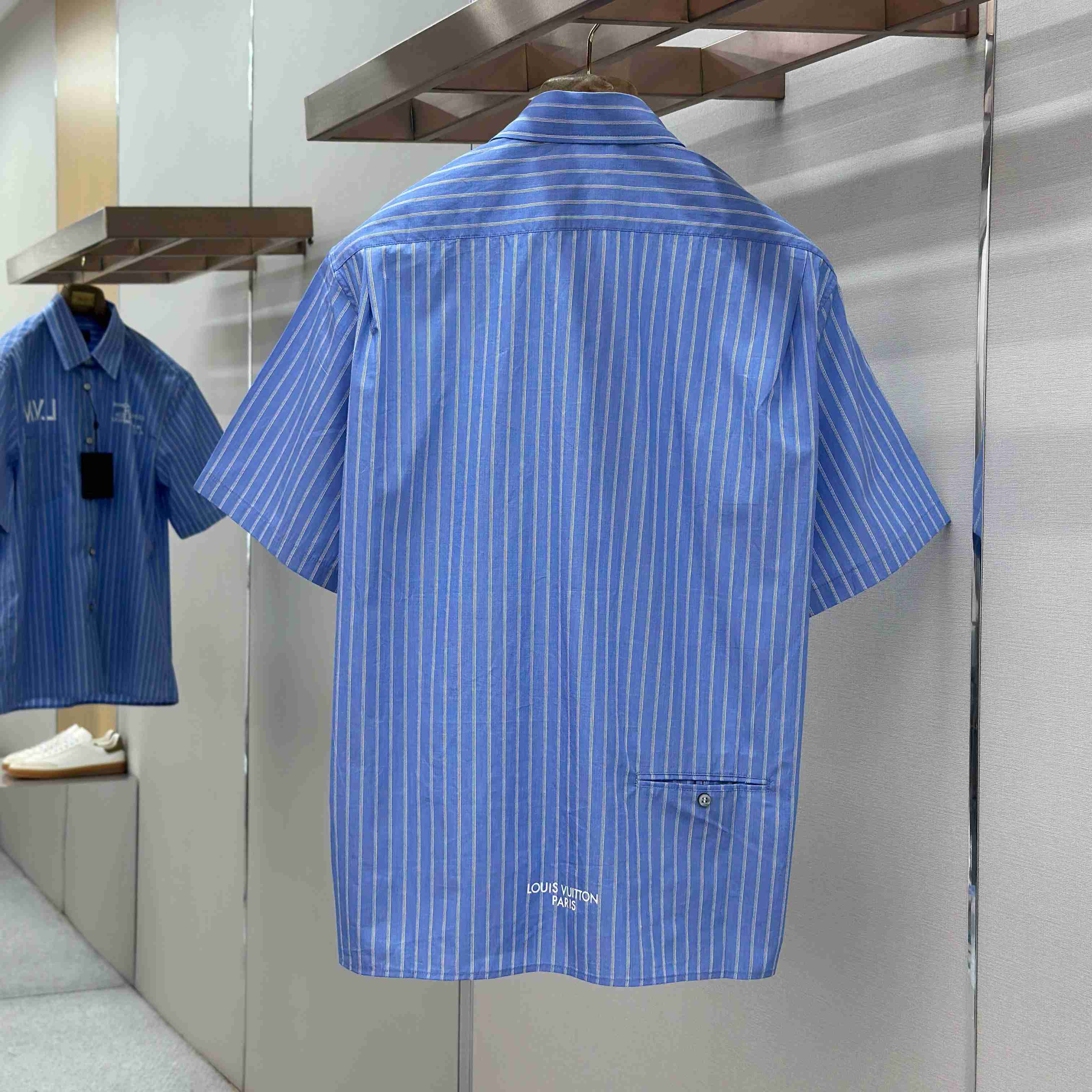 Louis Vuitton Short-Sleeved Shirt 1AJURK - DesignerGu