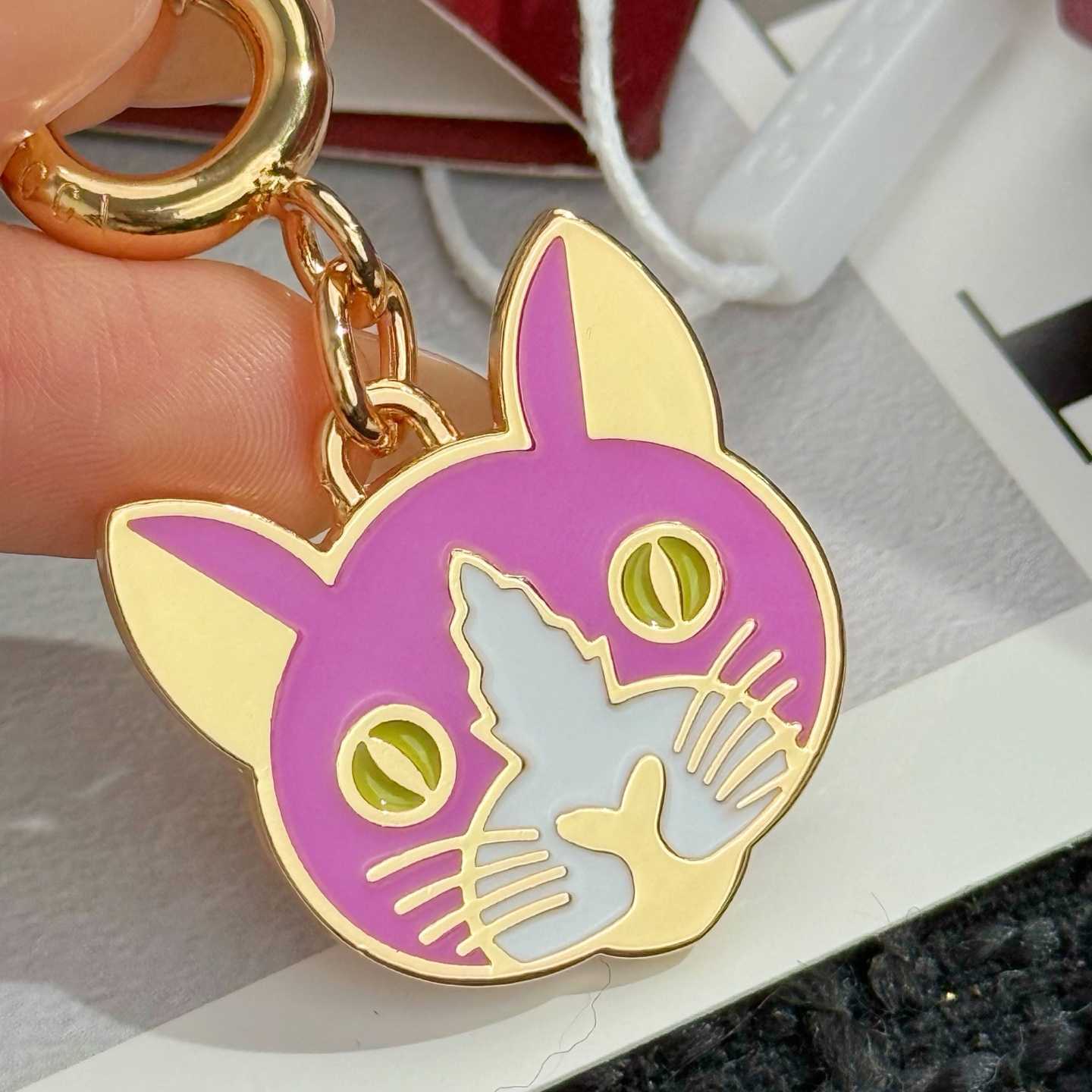 Gucci Cat Keychain  - DesignerGu