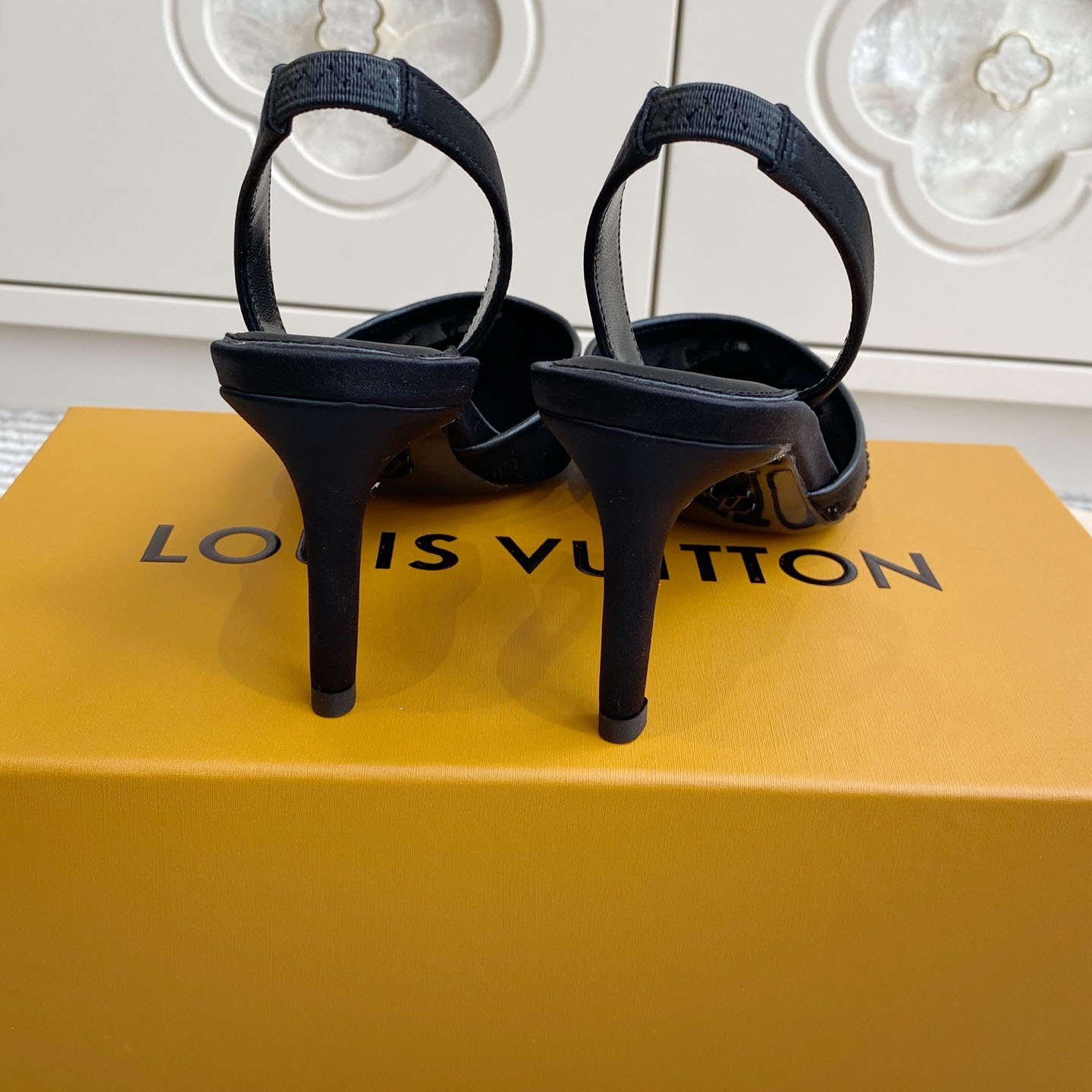 Louis Vuitton Gala Slingback Pump 1AJMZS - DesignerGu