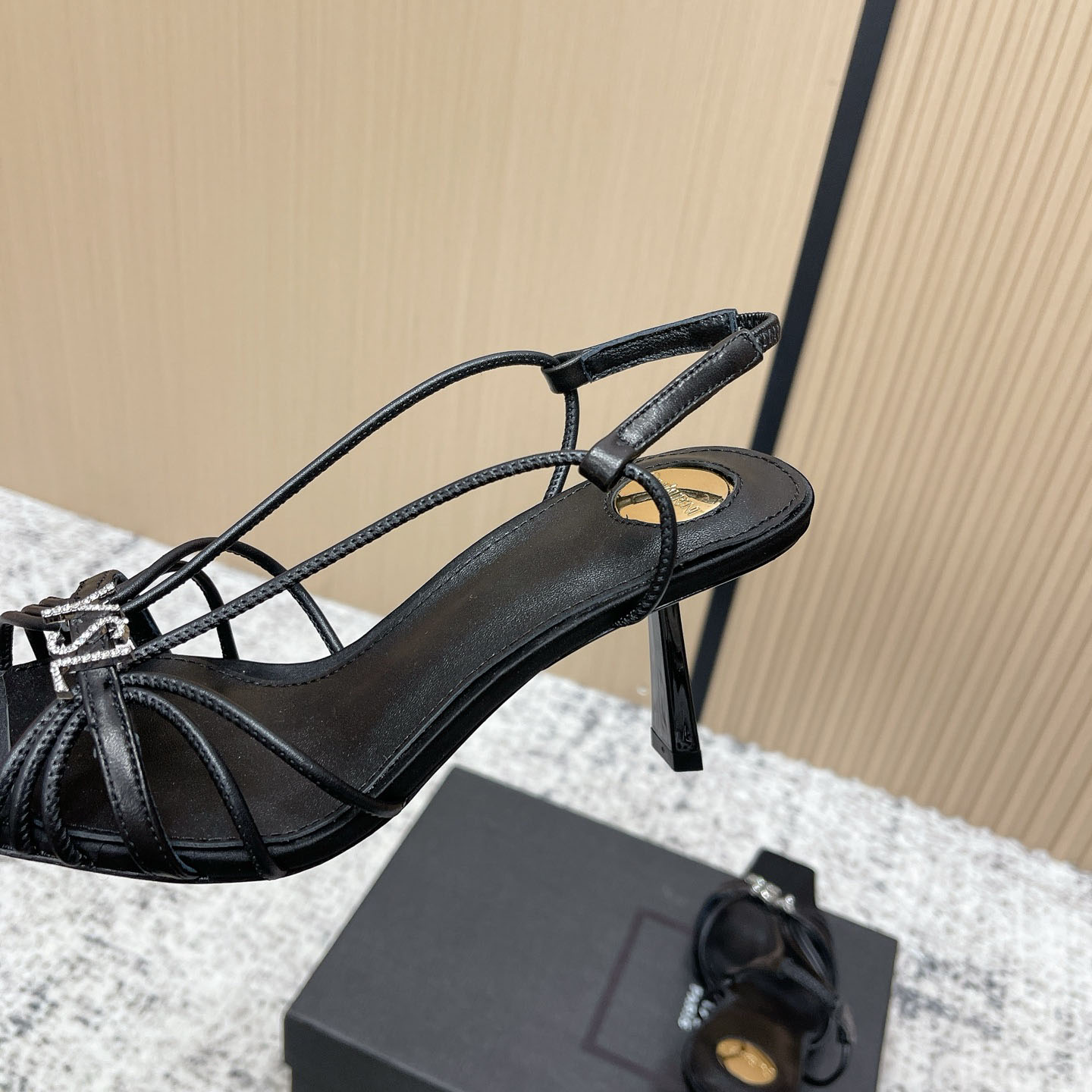 Saint Laurent JERRY Sandals In Smooth Leather - DesignerGu