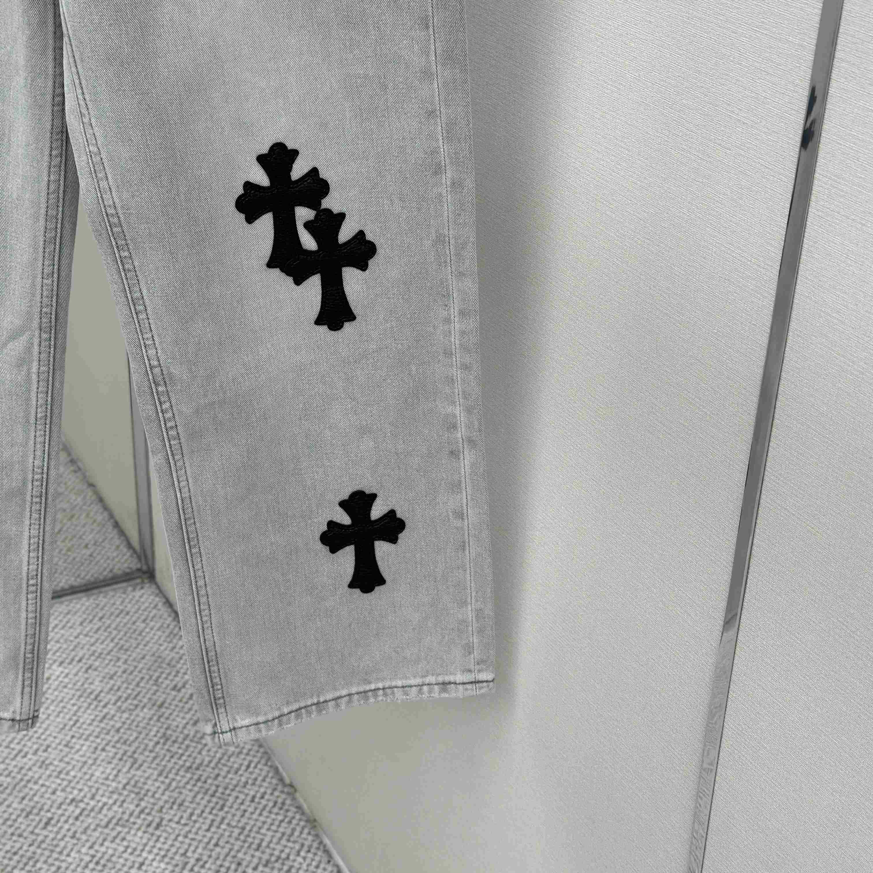 Chrome Hearts Jeans - DesignerGu