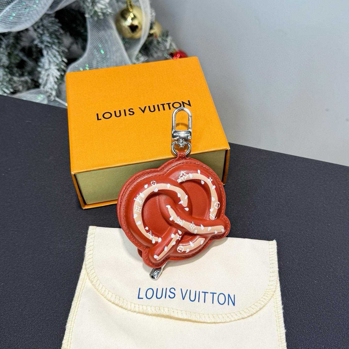 Louis Vuitton LV Bretzel Bag Charm M03295 - DesignerGu