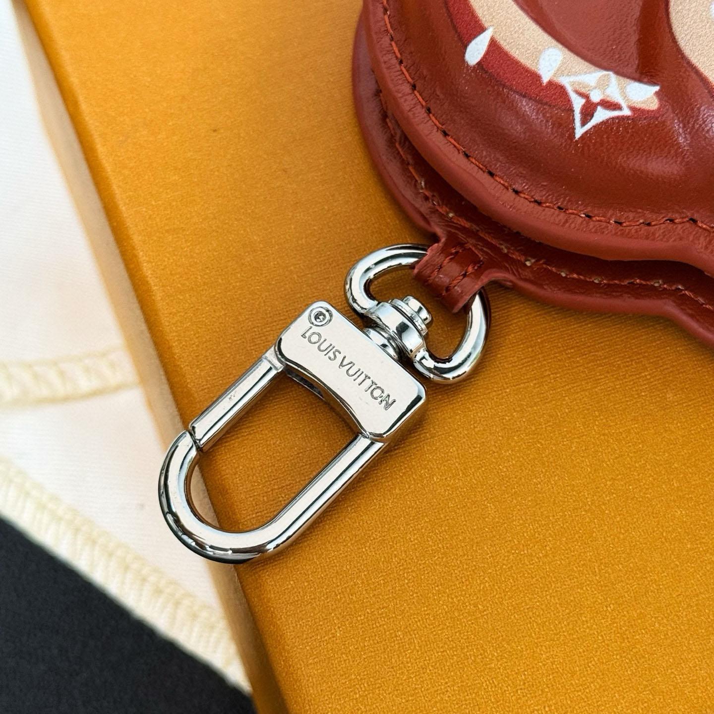 Louis Vuitton LV Bretzel Bag Charm M03295 - DesignerGu