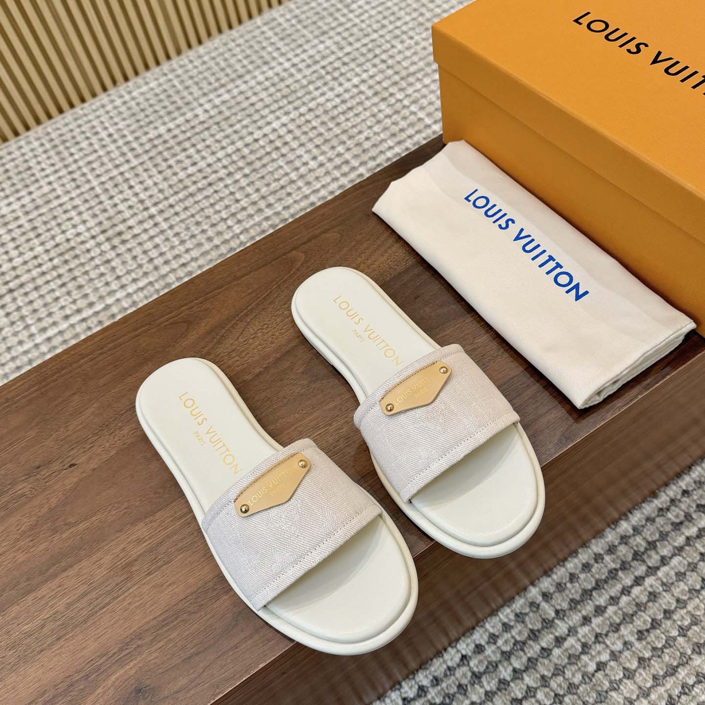 Louis Vuitton Lily Flat Mule   1AJPML - DesignerGu