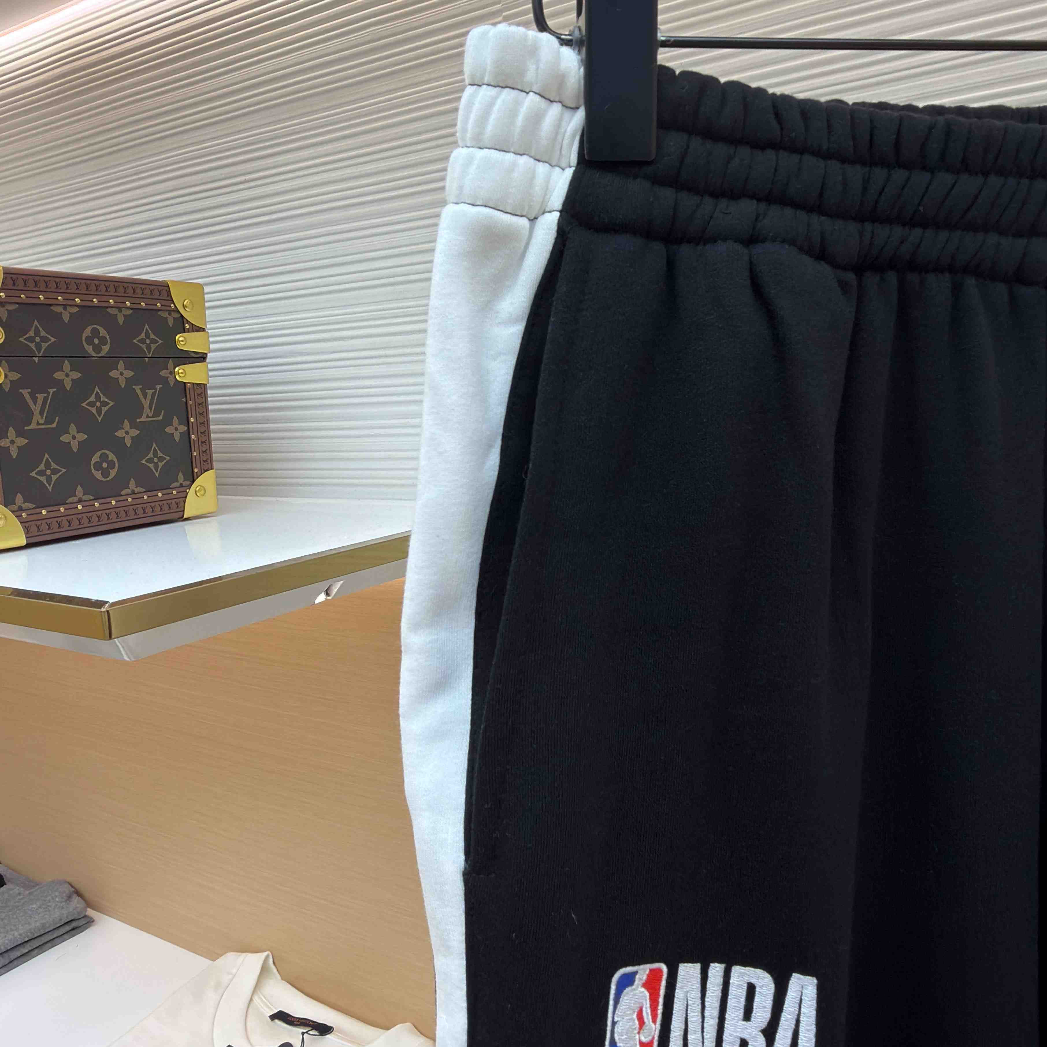 Balenciaga | Nba Collaboration Oversized Sweatpants In Black/White - DesignerGu