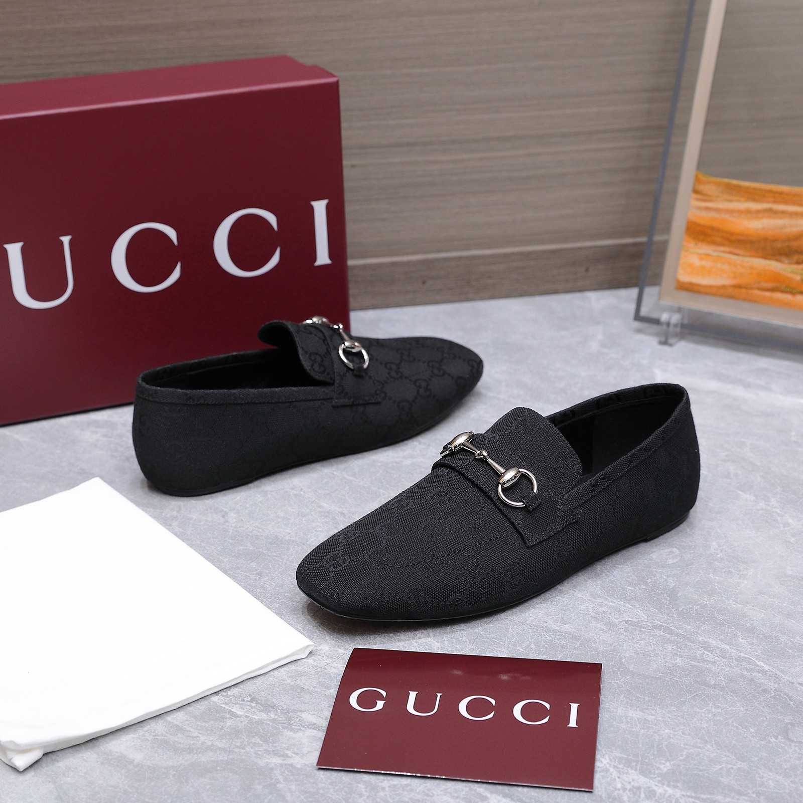 Gucci Women's Ragazzo Loafer - DesignerGu