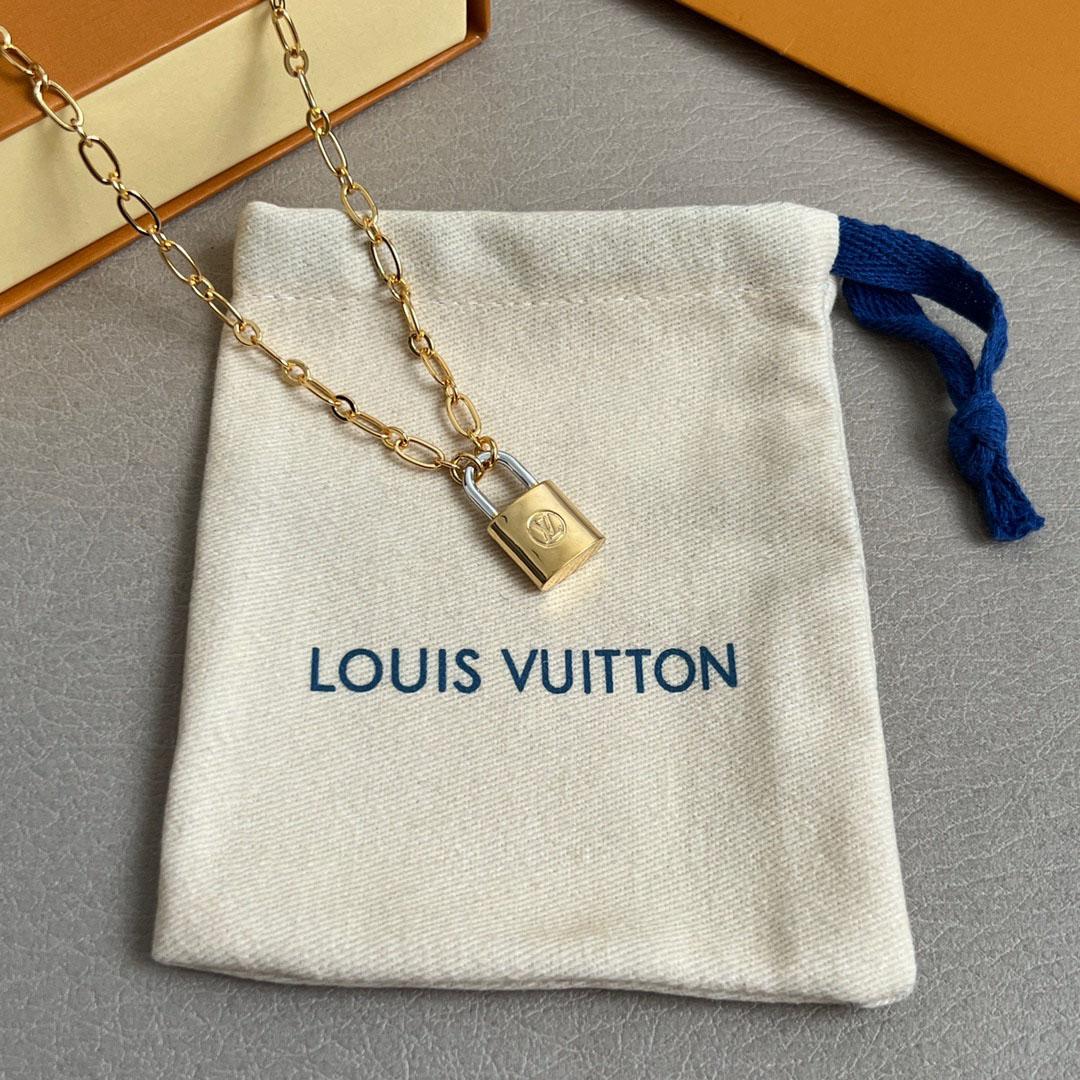 Louis Vuitton Silver Lockit Exclusive Gold Edition Pendant, Yellow Gold Q03918 - DesignerGu