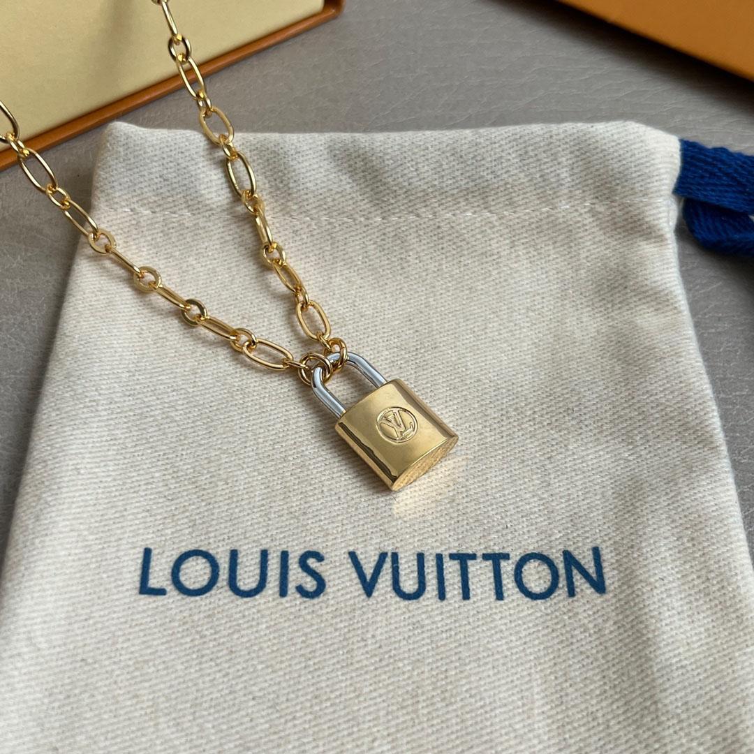 Louis Vuitton Silver Lockit Exclusive Gold Edition Pendant, Yellow Gold Q03918 - DesignerGu