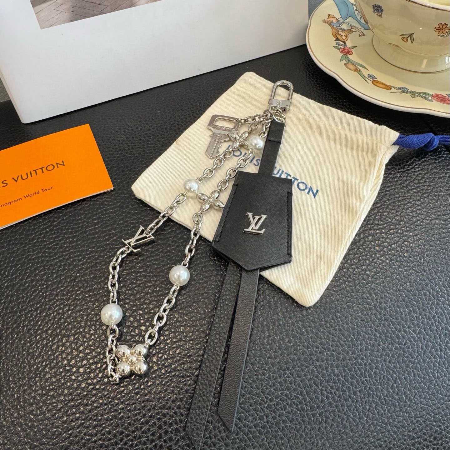 Louis Vuitton Midnight Pearls Stacking Bag Charms M02957 - DesignerGu