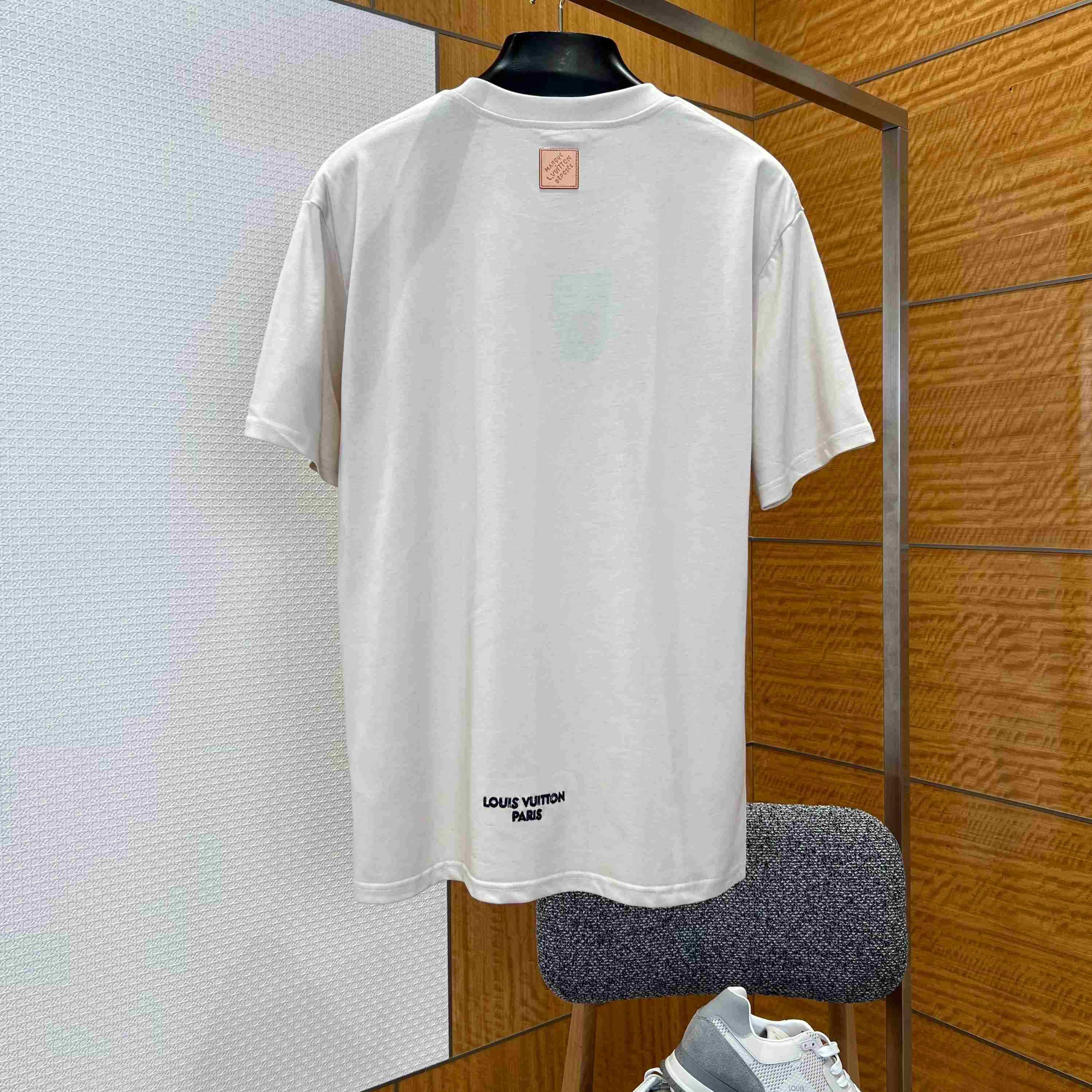 Louis Vuitton Embroidered Signature T-Shirt 1AJVQS - DesignerGu