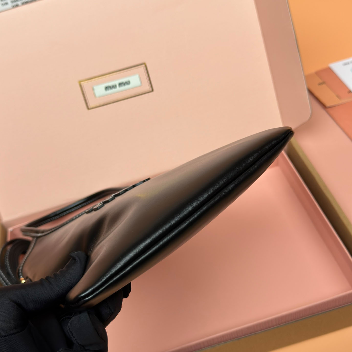 Miu Miu Ivy Leather Handbag - DesignerGu