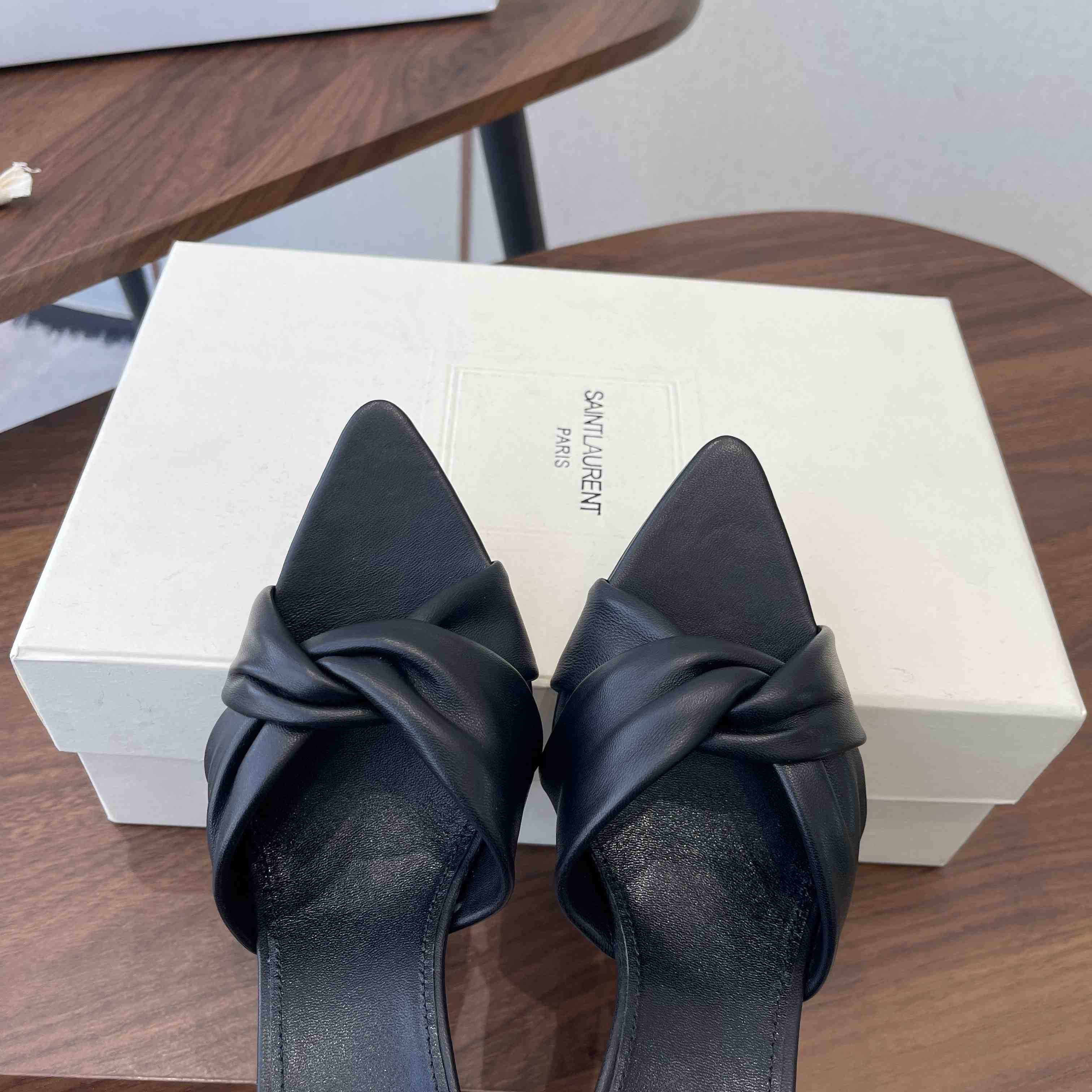 Saint Laurent FRANCIANE Mules In Smooth Leather - DesignerGu