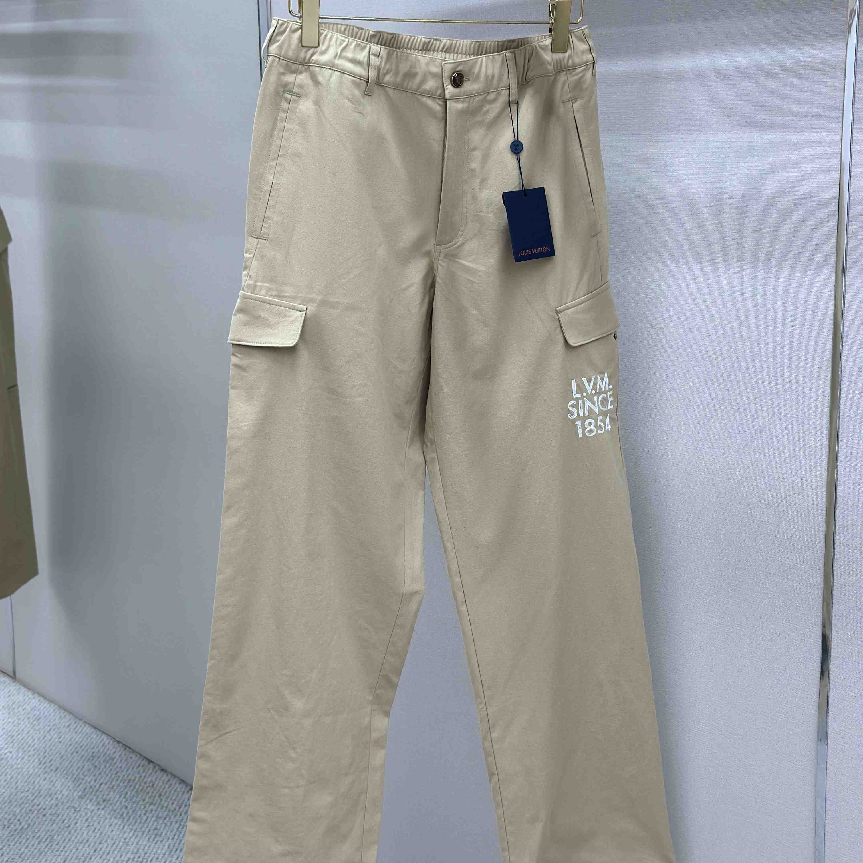 Louis Vuitton Embroidered Cotton Cargo Pants 1AJTZR - DesignerGu