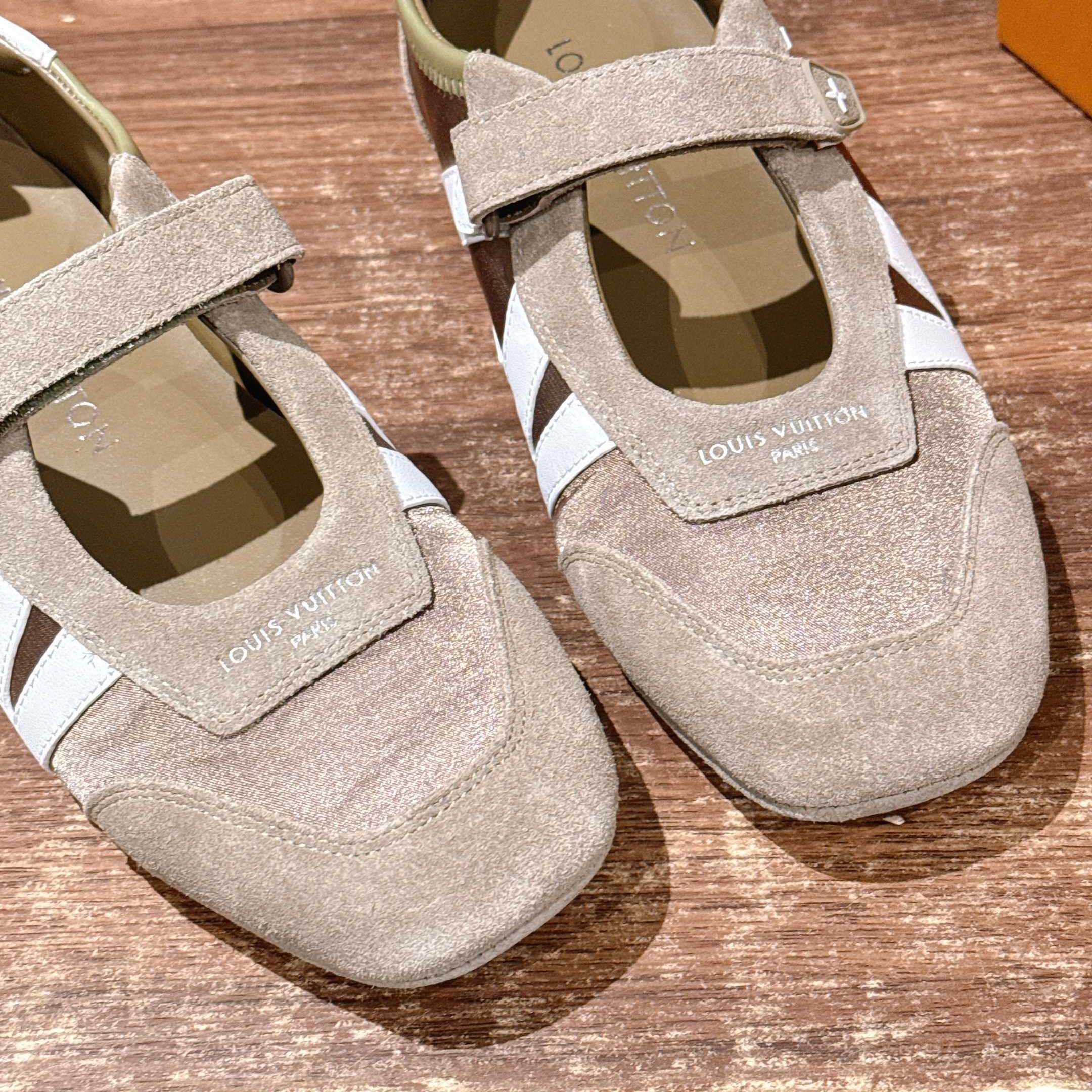 Louis Vuitton LV Sneakerina Mary Jane   1AJP00 - DesignerGu