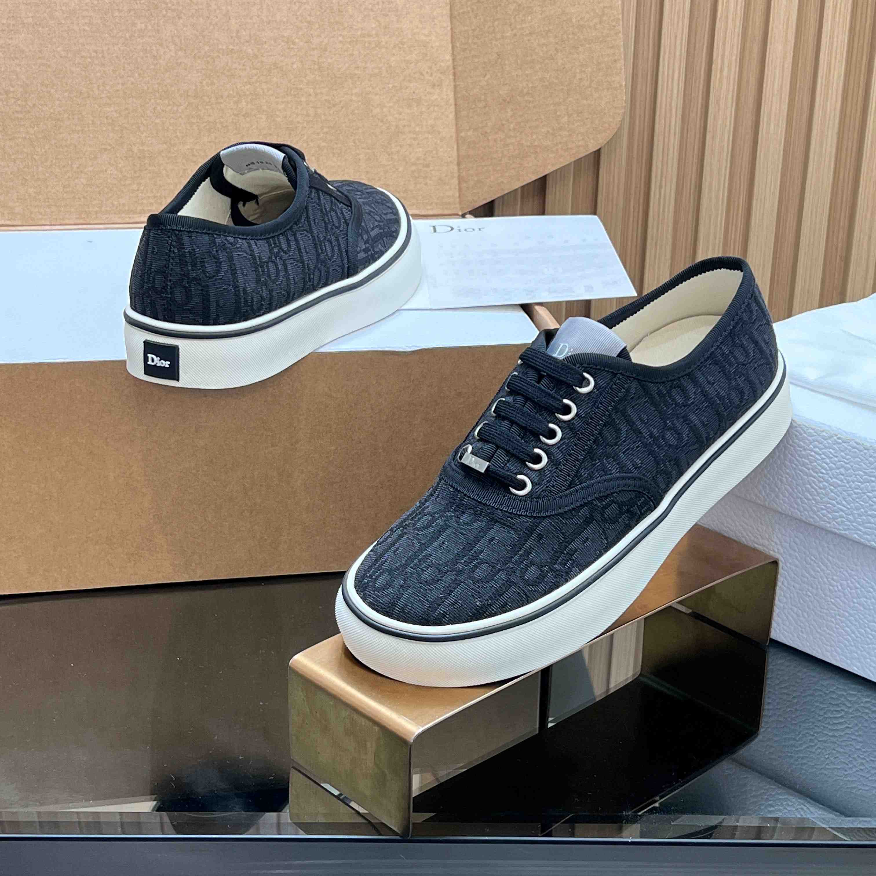 Dior Saltwind Sneaker - DesignerGu