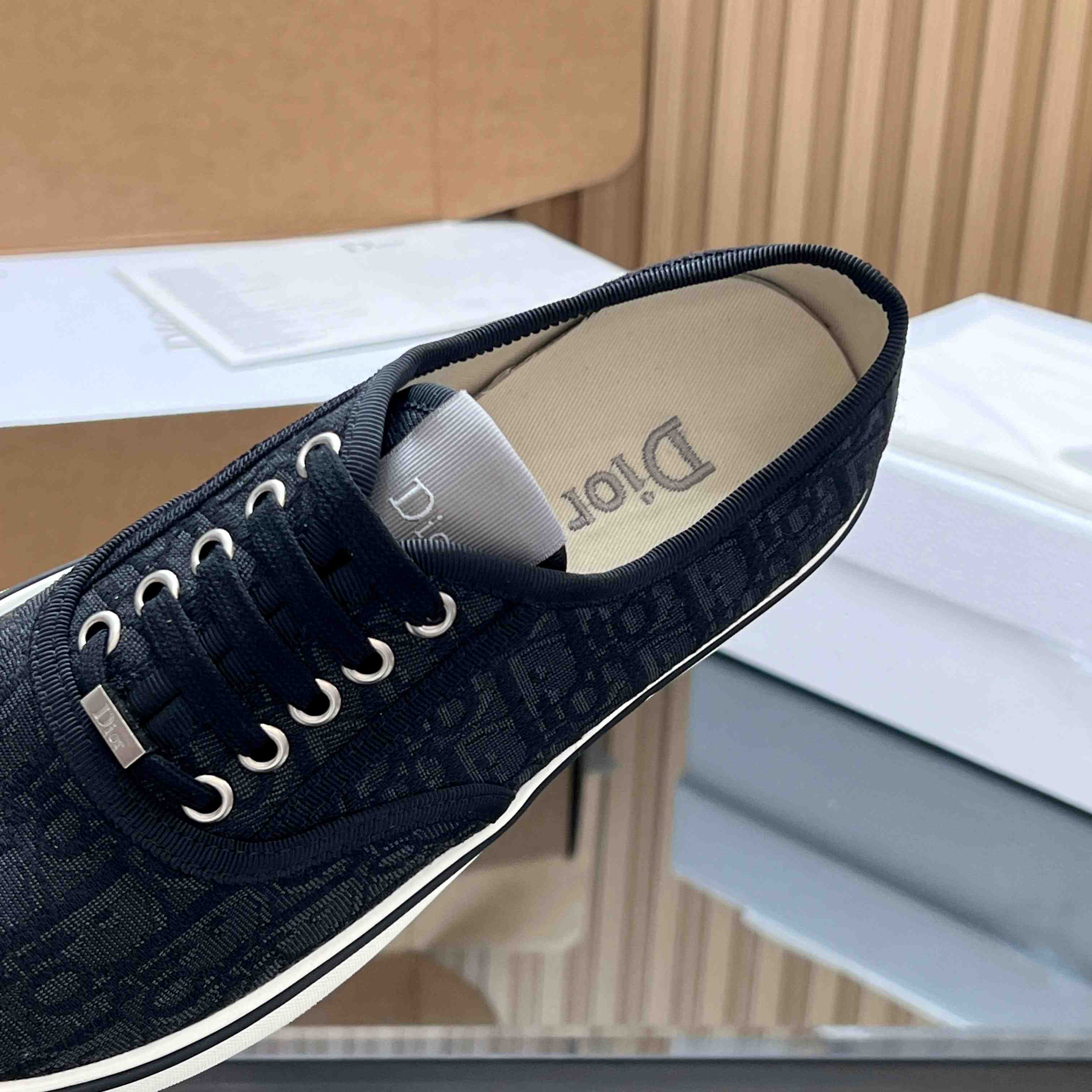 Dior Saltwind Sneaker - DesignerGu