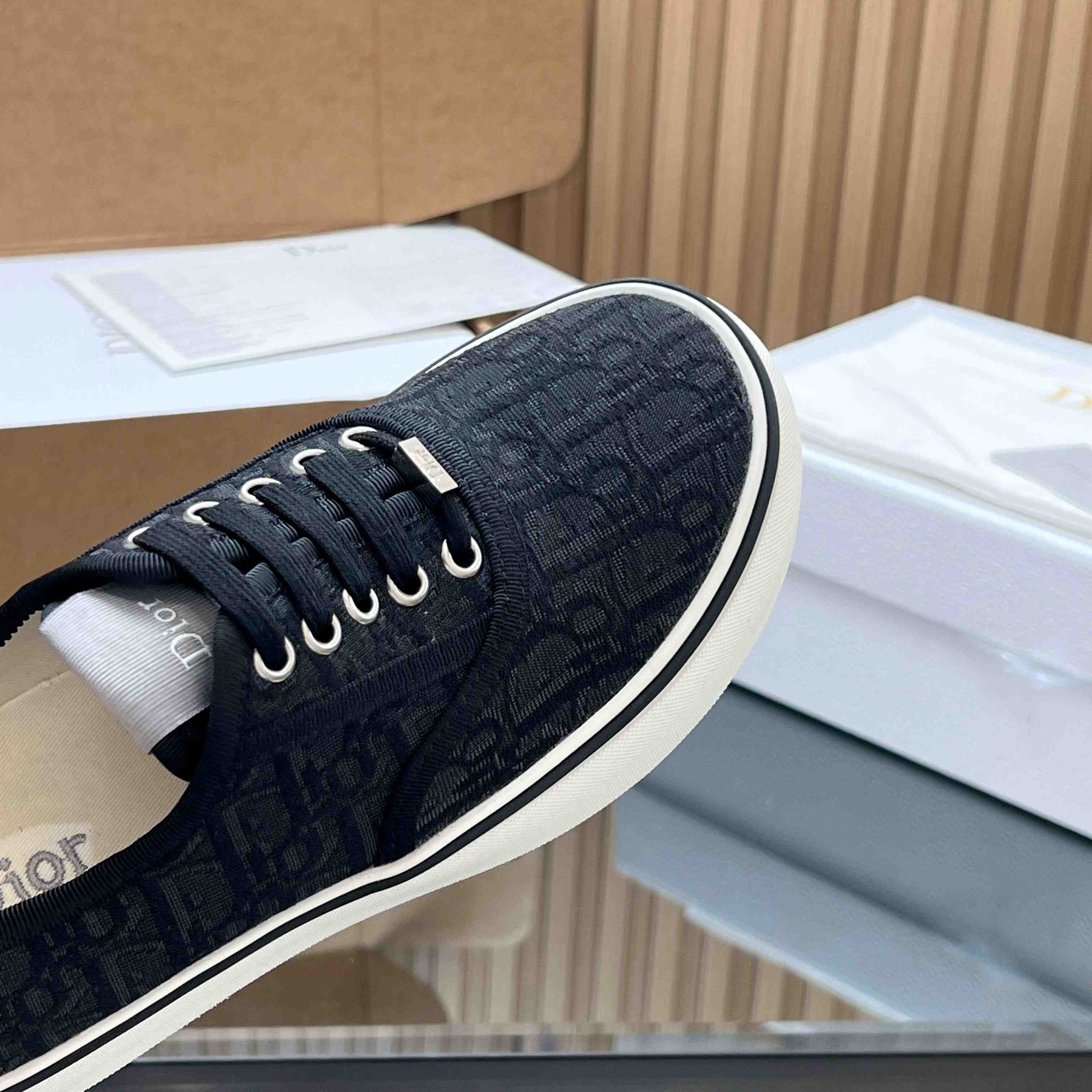 Dior Saltwind Sneaker - DesignerGu