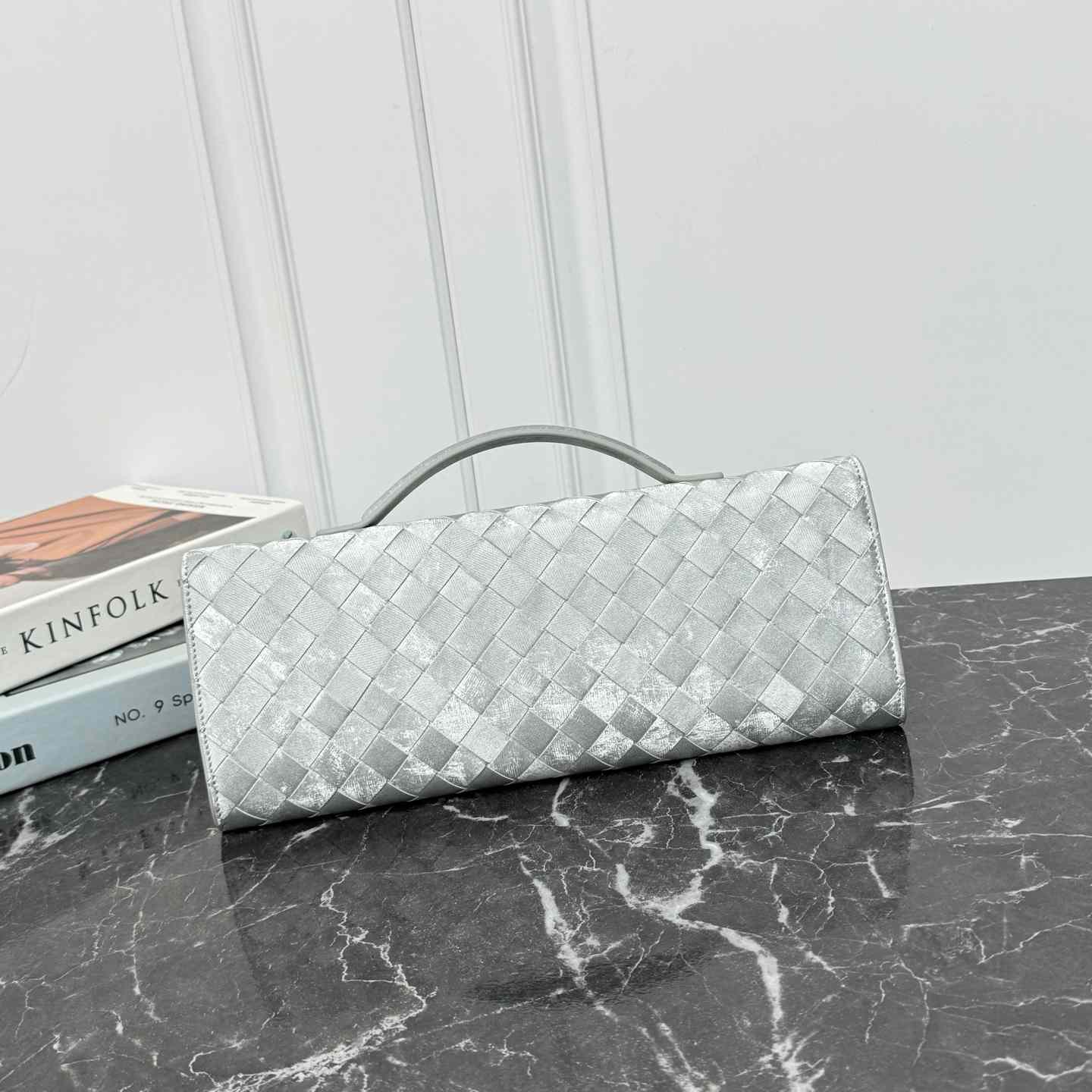 Bottega Veneta Andiamo Clutch 31*13*3cm - DesignerGu