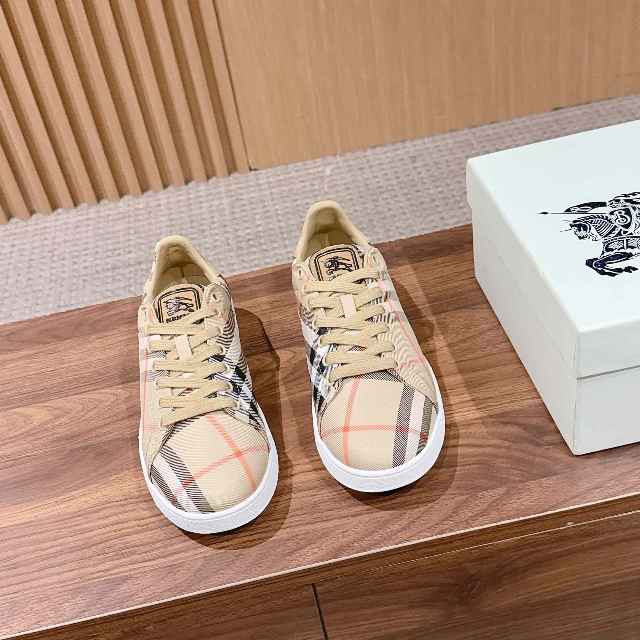 Burberry Check Set Sneakers - DesignerGu