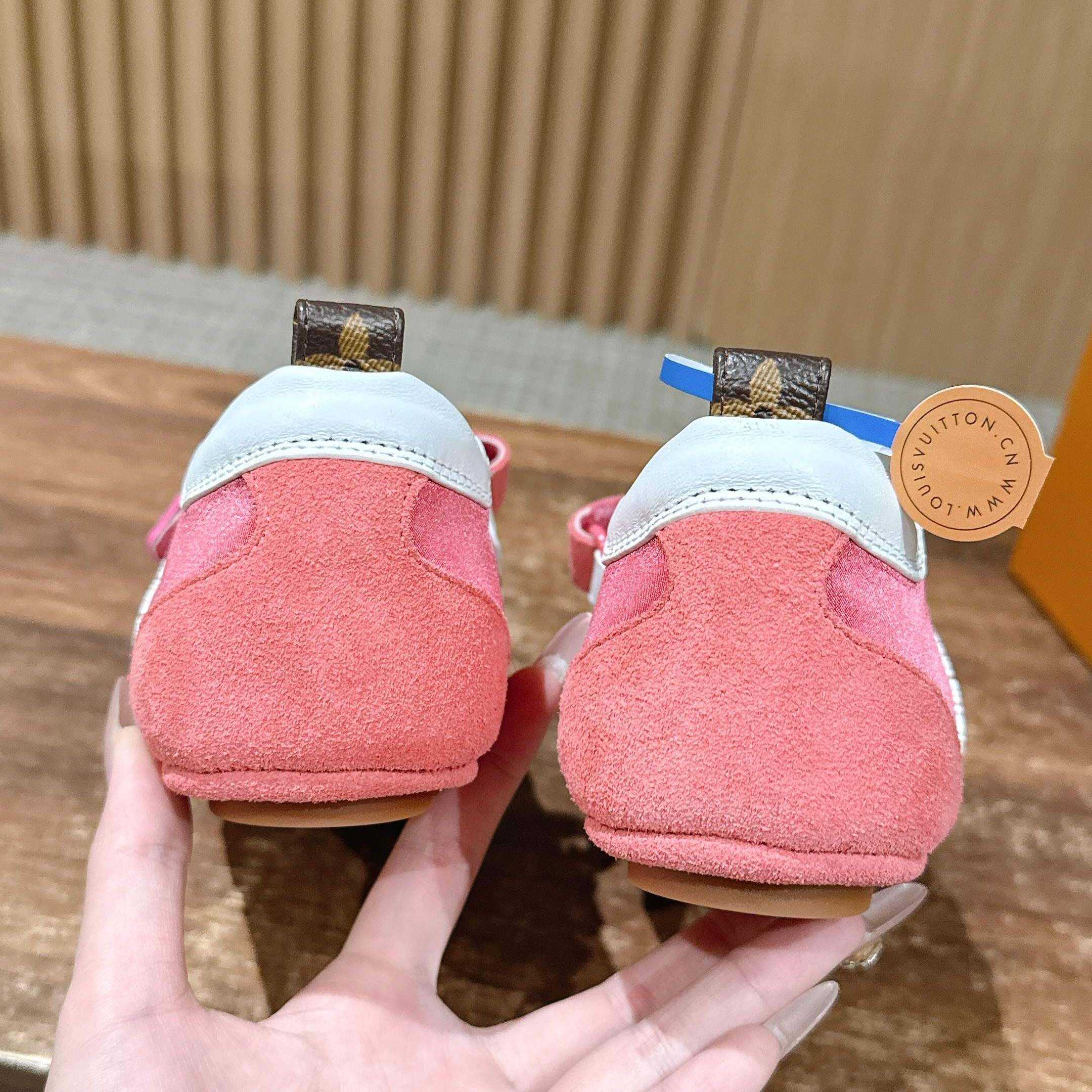 Louis Vuitton LV Sneakerina Mary Jane   1AJOZK - DesignerGu