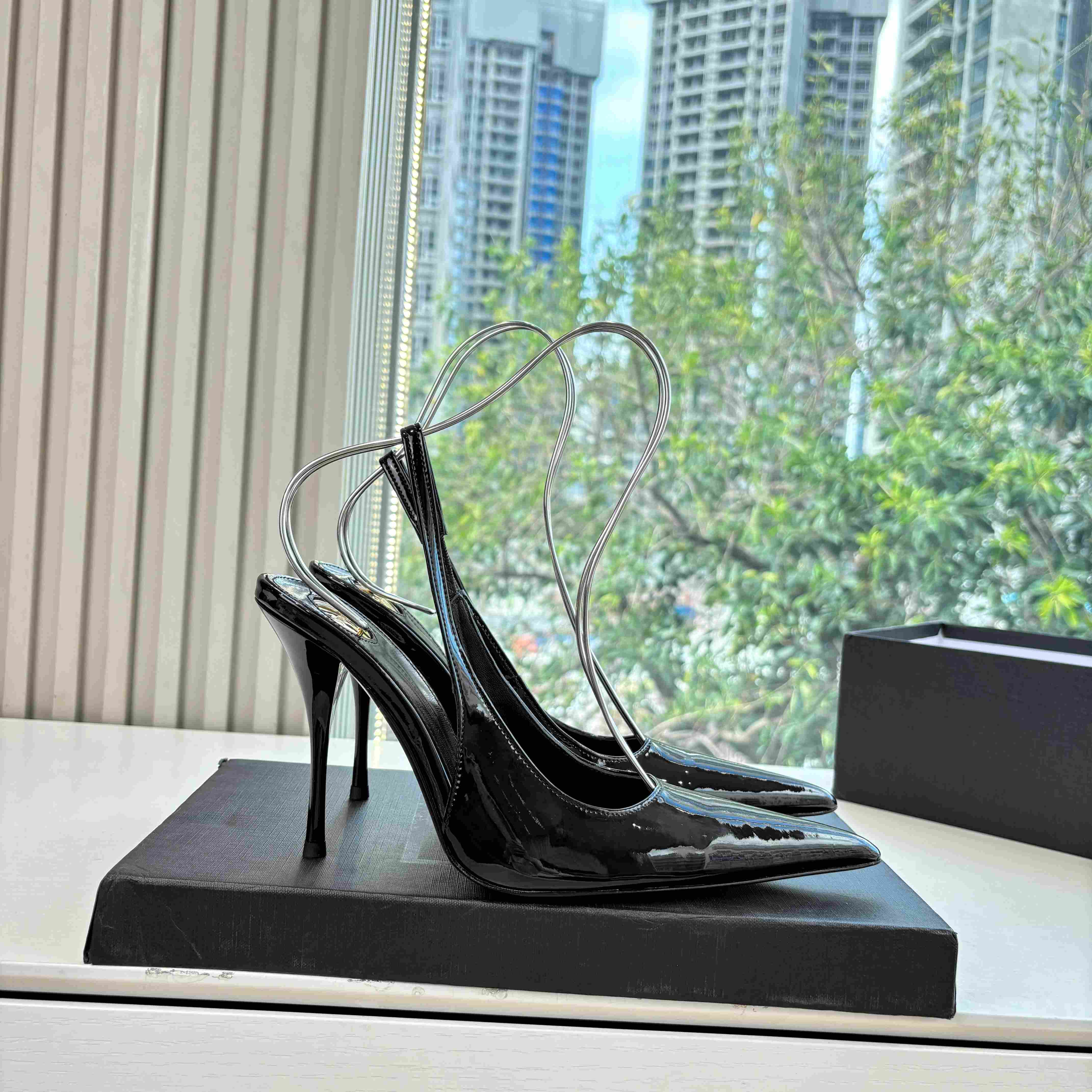 Saint Laurent GUERMANTES Slingback Pumps In Patent Leather - DesignerGu