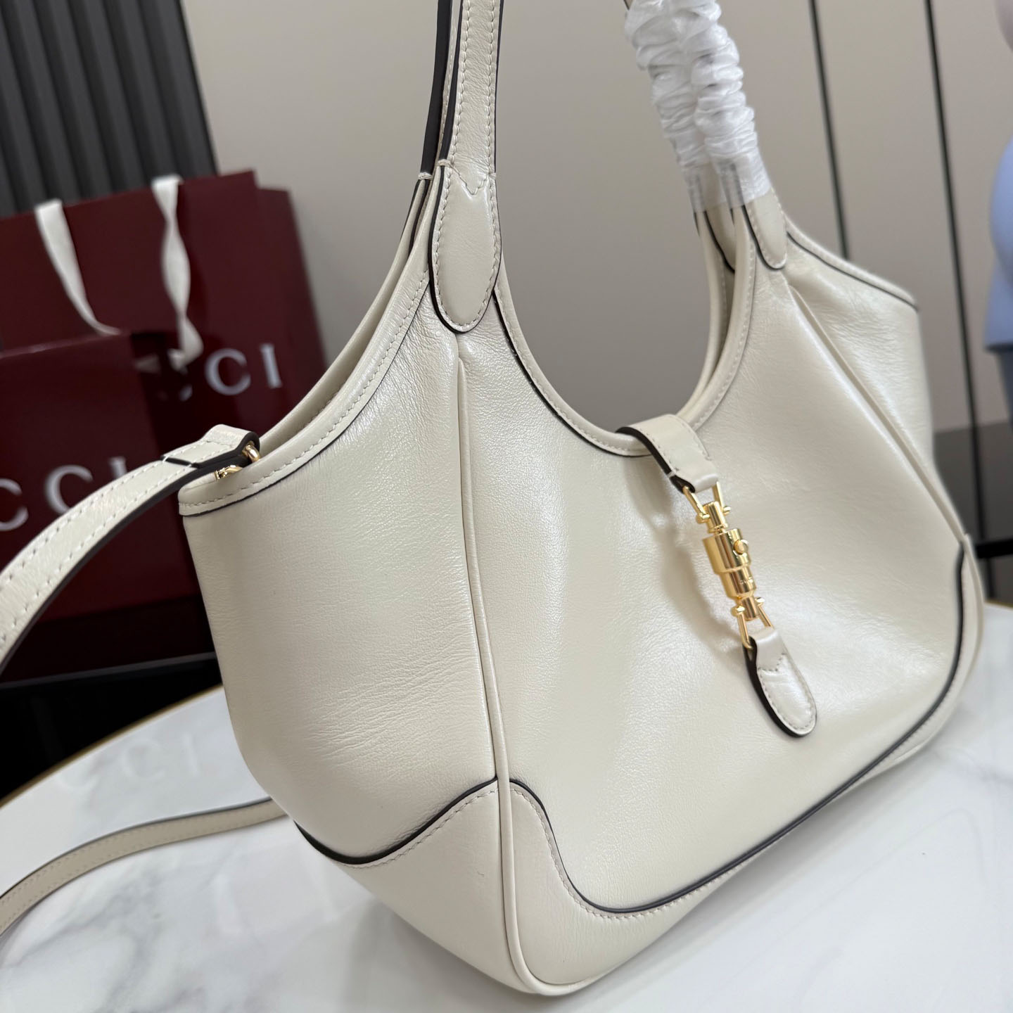 Gucci Mercato Small Tote Bag 866646 - DesignerGu