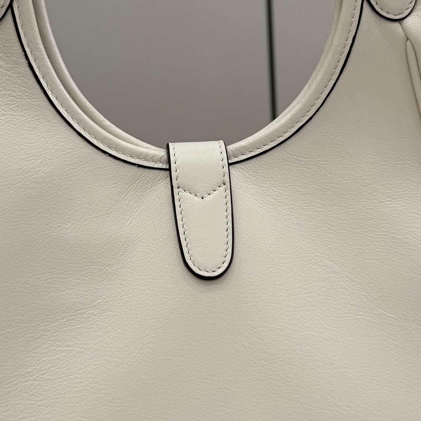 Gucci Mercato Small Tote Bag 866646 - DesignerGu