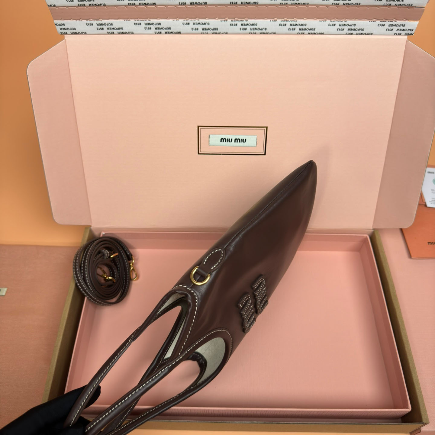 Miu Miu Ivy Leather Handbag - DesignerGu