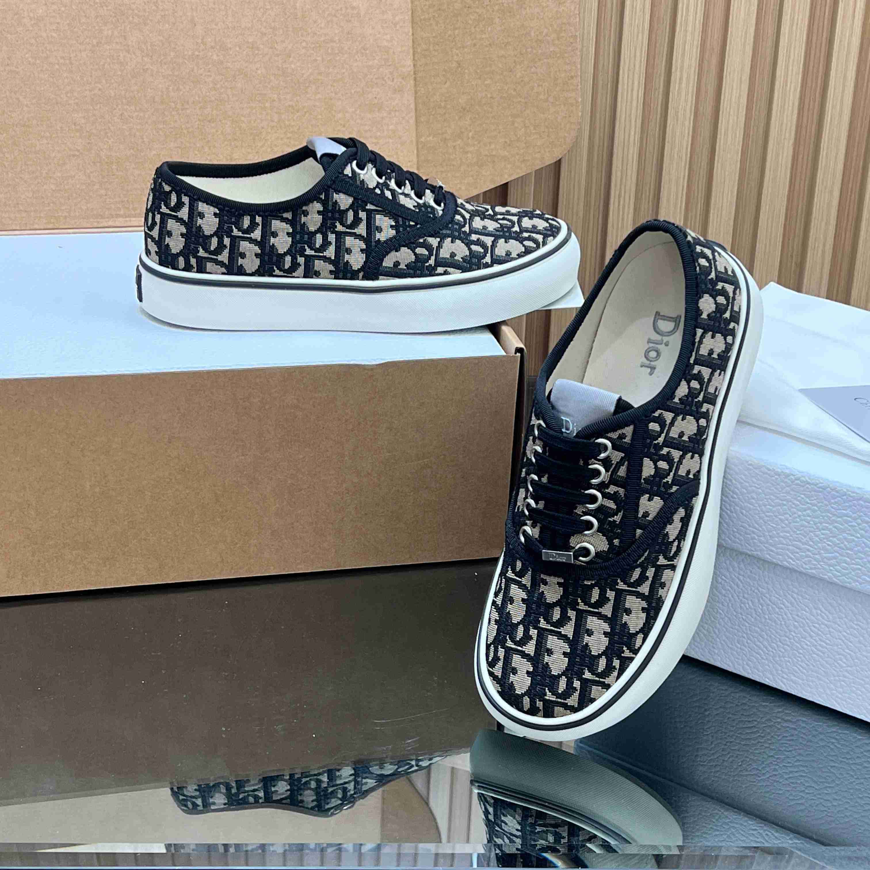 Dior Saltwind Sneaker - DesignerGu