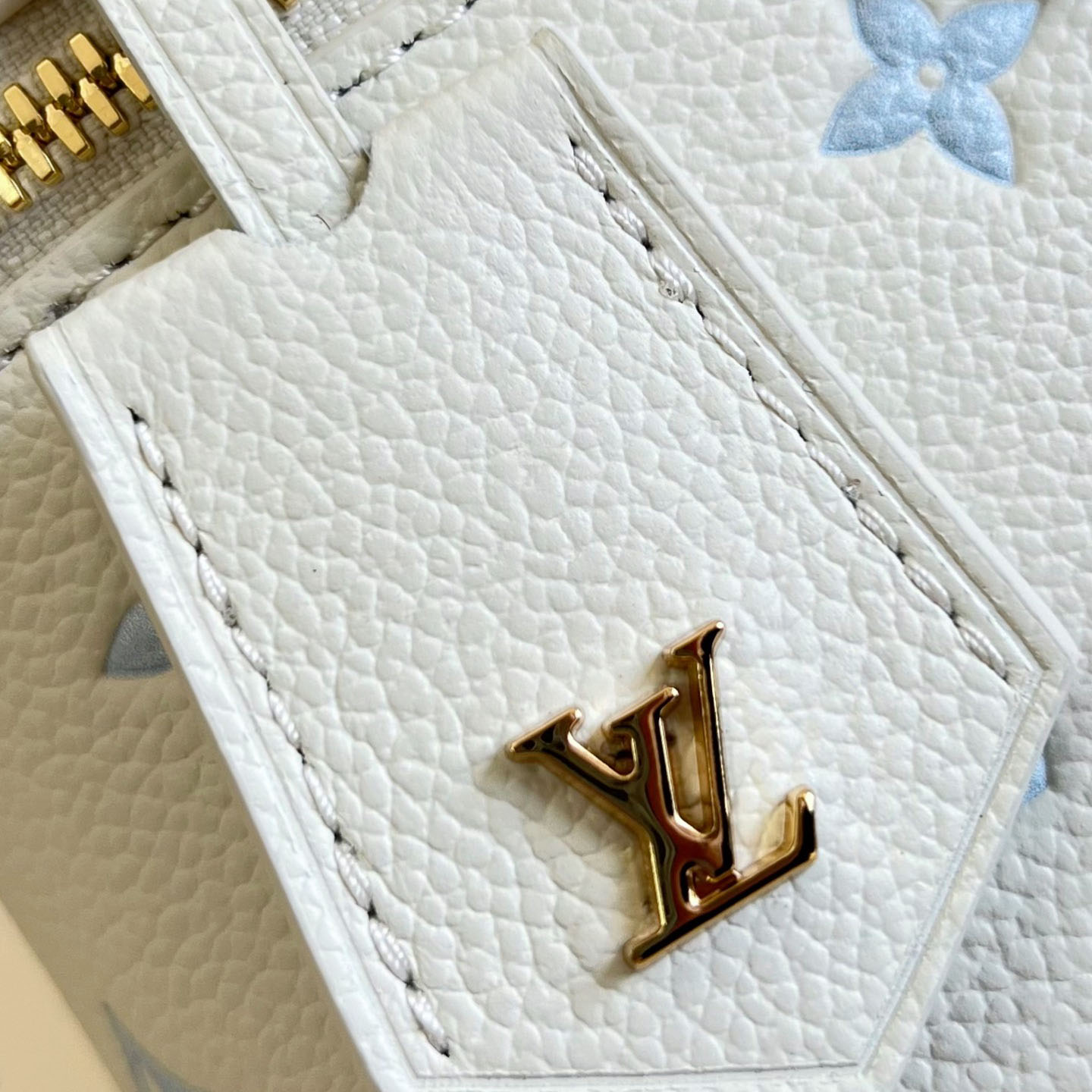 Louis Vuitton Vanity Chain Pouch M27744 - DesignerGu