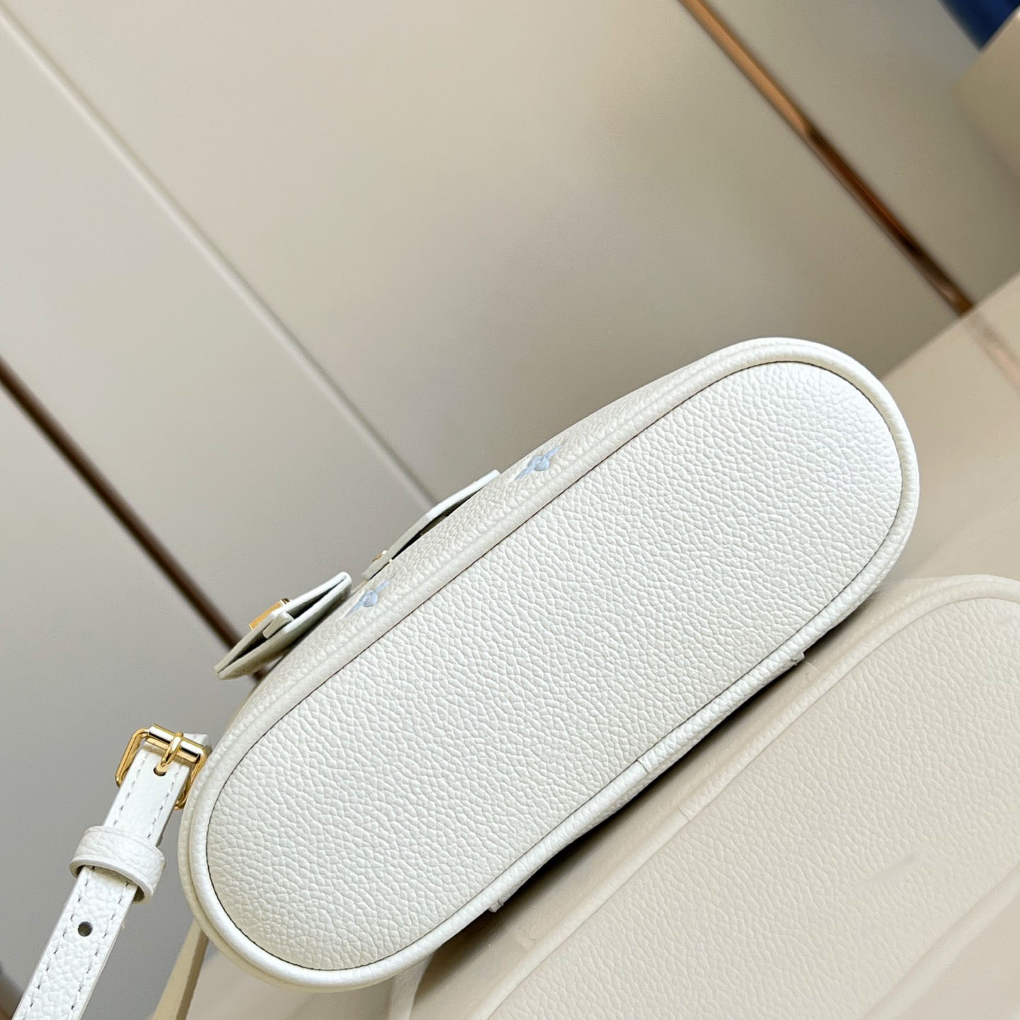 Louis Vuitton Vanity Chain Pouch M27744 - DesignerGu