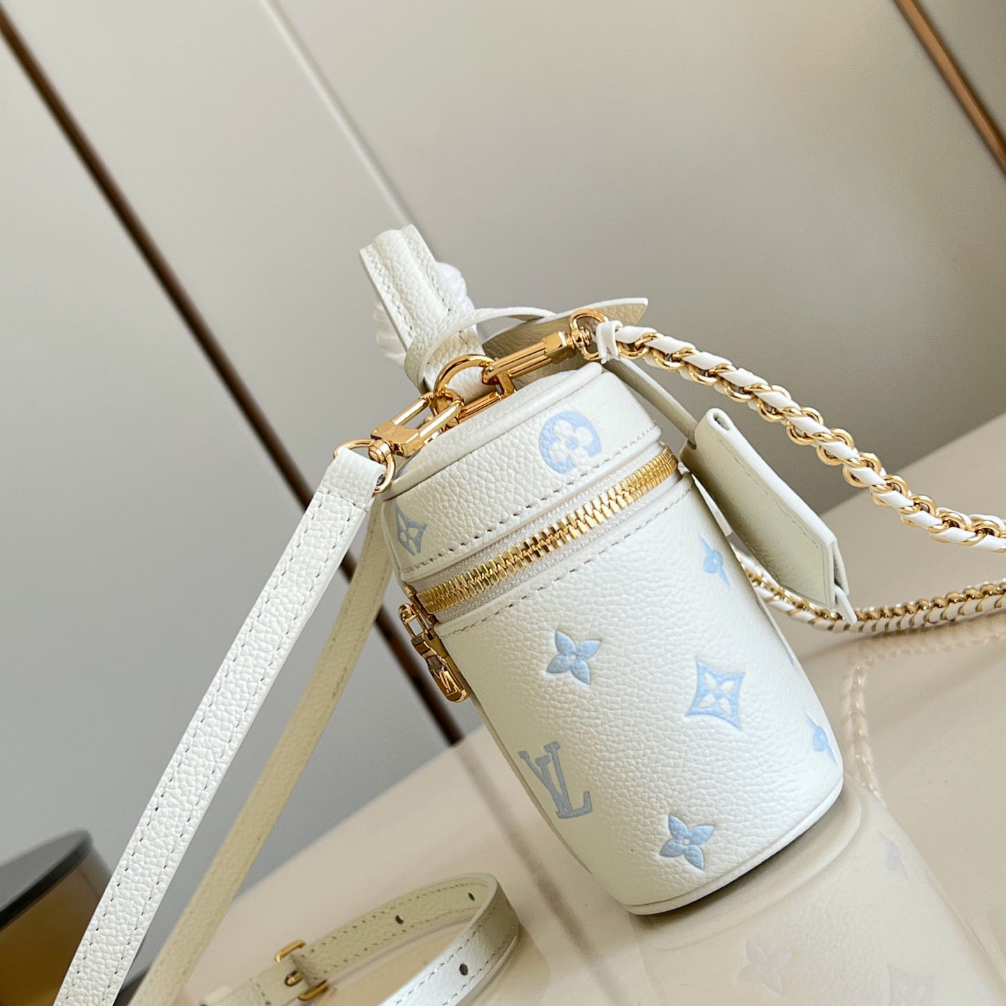 Louis Vuitton Vanity Chain Pouch M27744 - DesignerGu