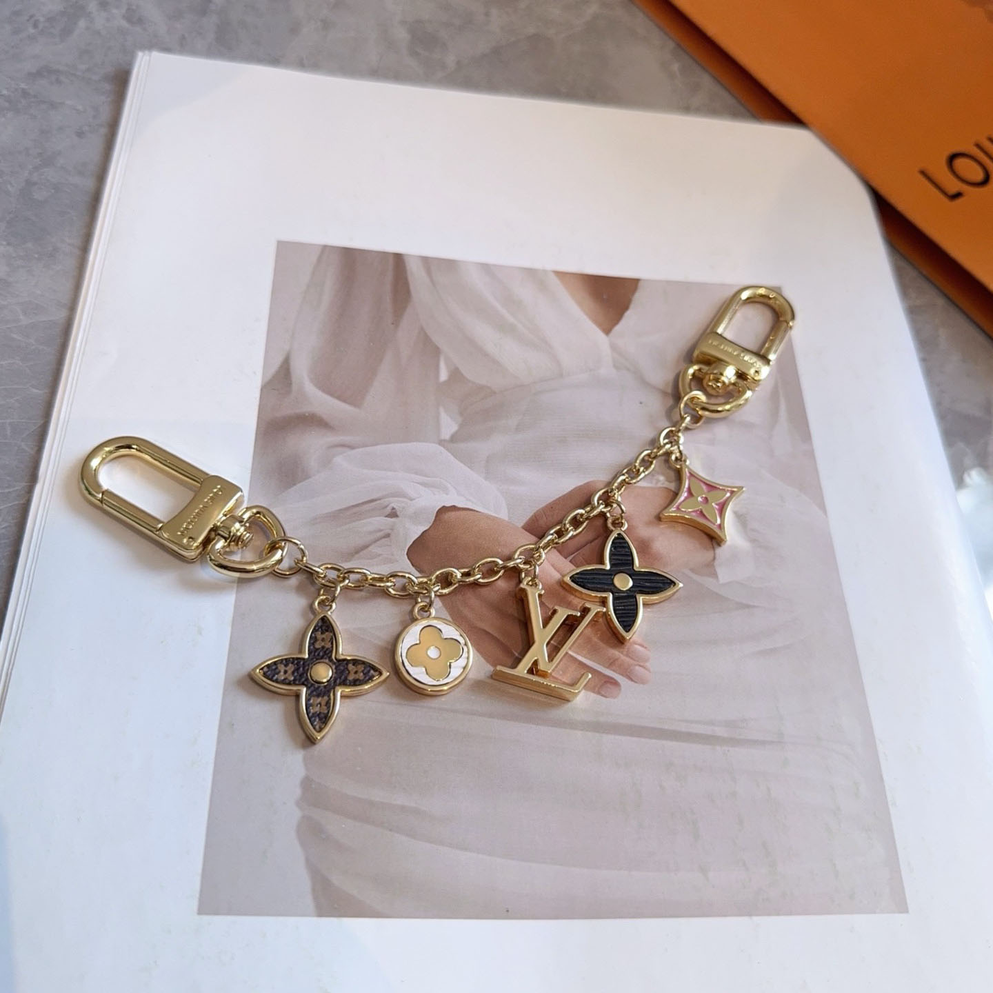 Louis Vuitton Spring Street Chain Bag Charm M01188 - DesignerGu