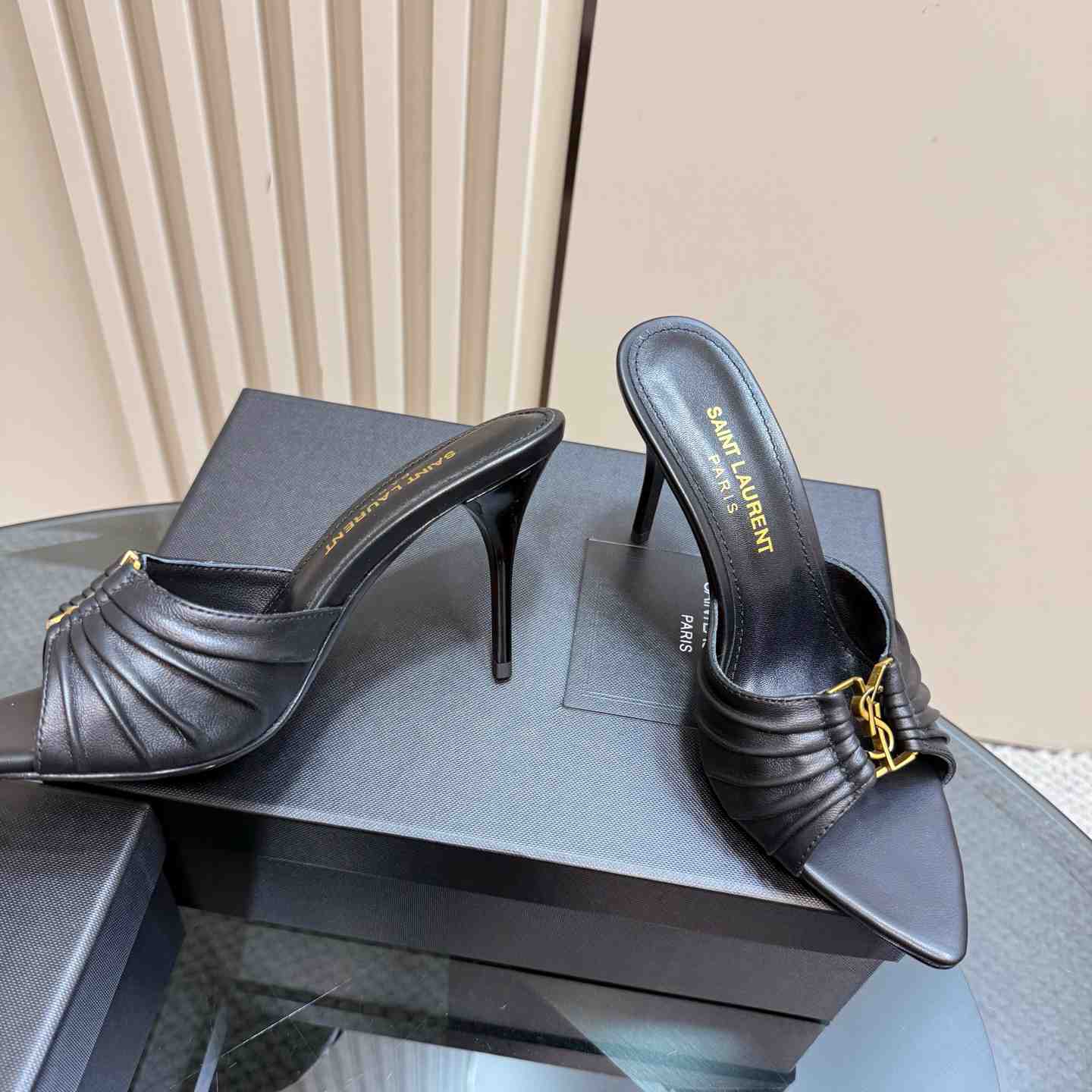 Saint Laurent BABYLONE Mules In Smooth Leather - DesignerGu