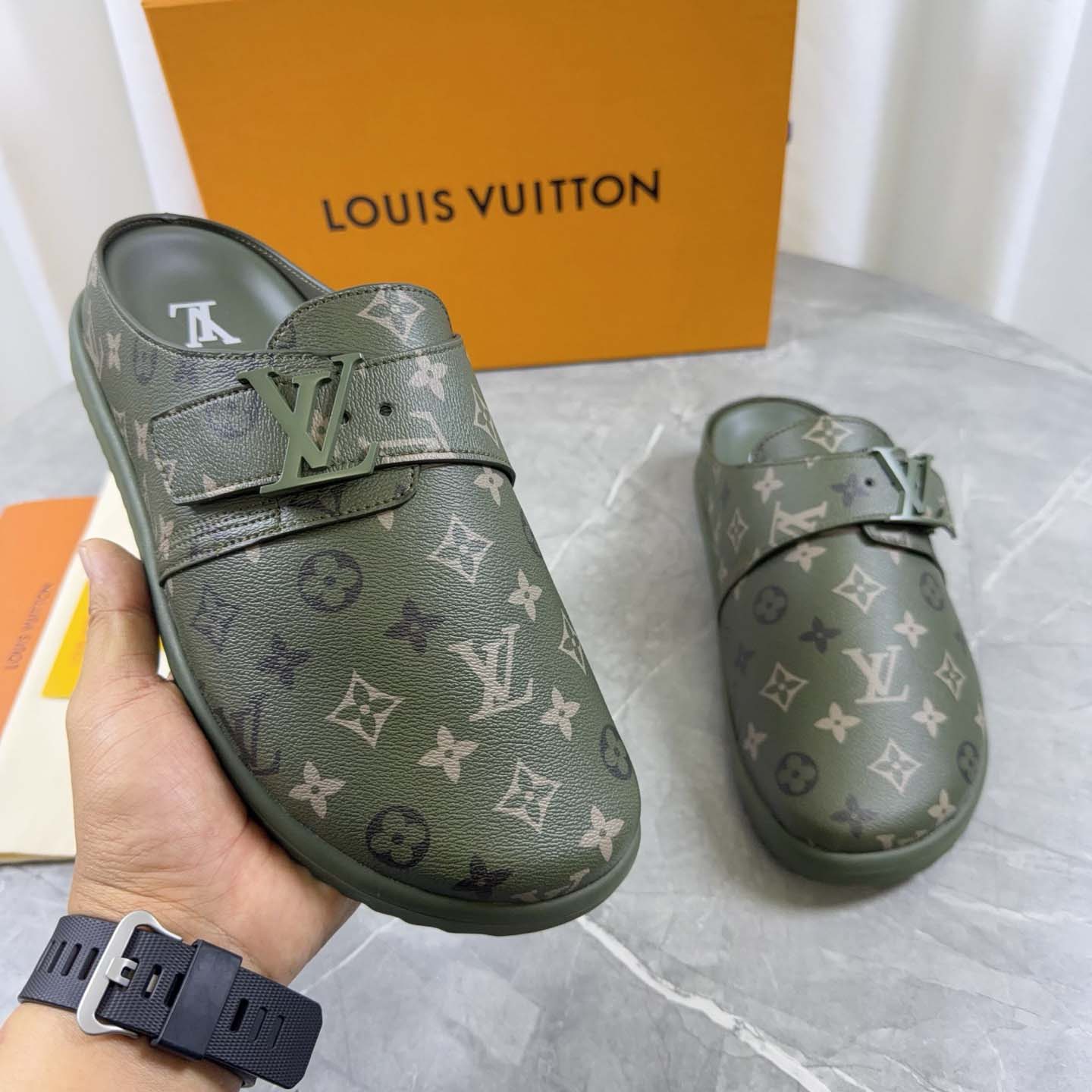 Louis Vuitton LV Easy Mule  1AIXC1 - DesignerGu