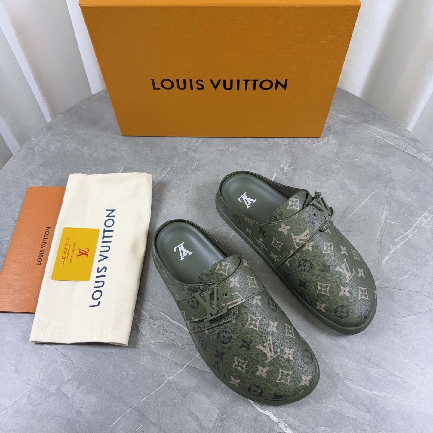 Louis Vuitton LV Easy Mule  1AIXC1 - DesignerGu