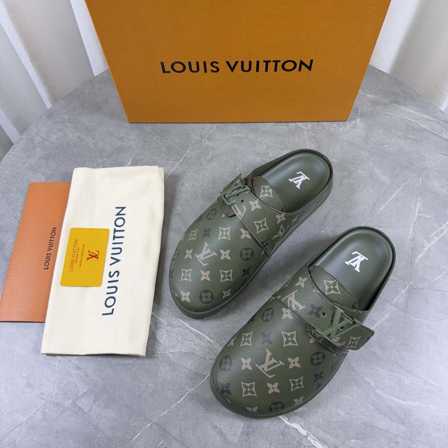 Louis Vuitton LV Easy Mule  1AIXC1 - DesignerGu