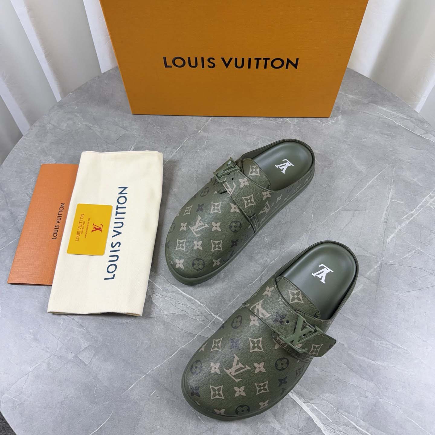 Louis Vuitton LV Easy Mule  1AIXC1 - DesignerGu
