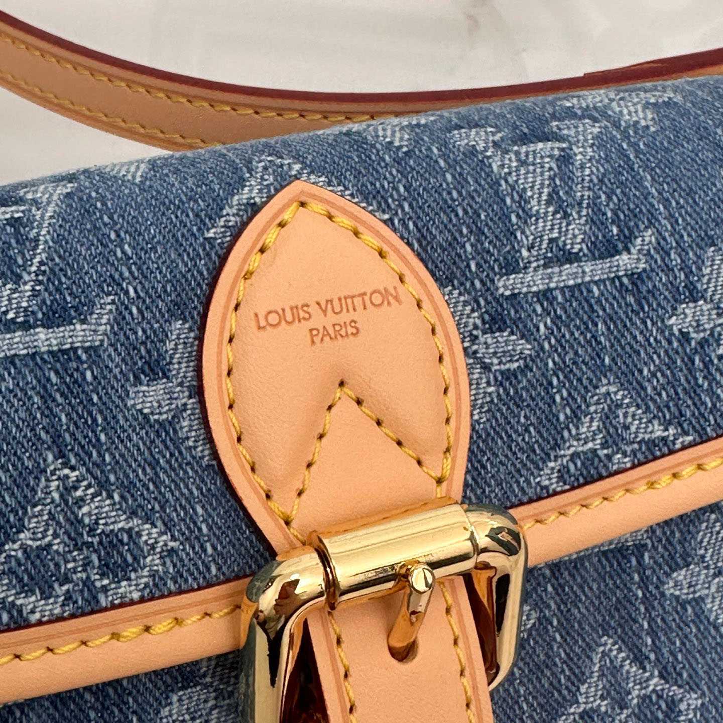 Louis Vuitton Nano Diane   M27700 - DesignerGu