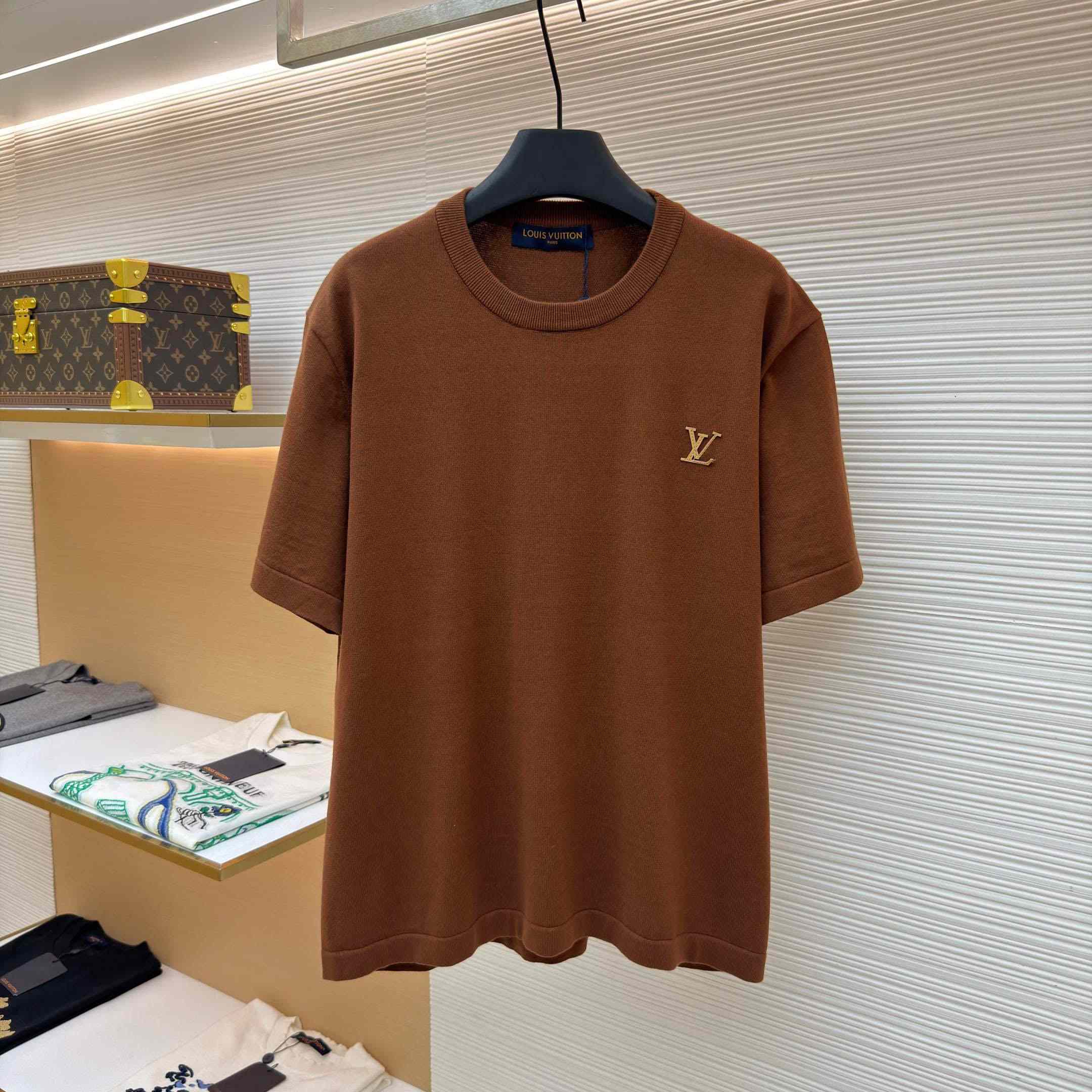 Louis Vuitton Short-Sleeved Crewneck With Signature 1AK714 - DesignerGu