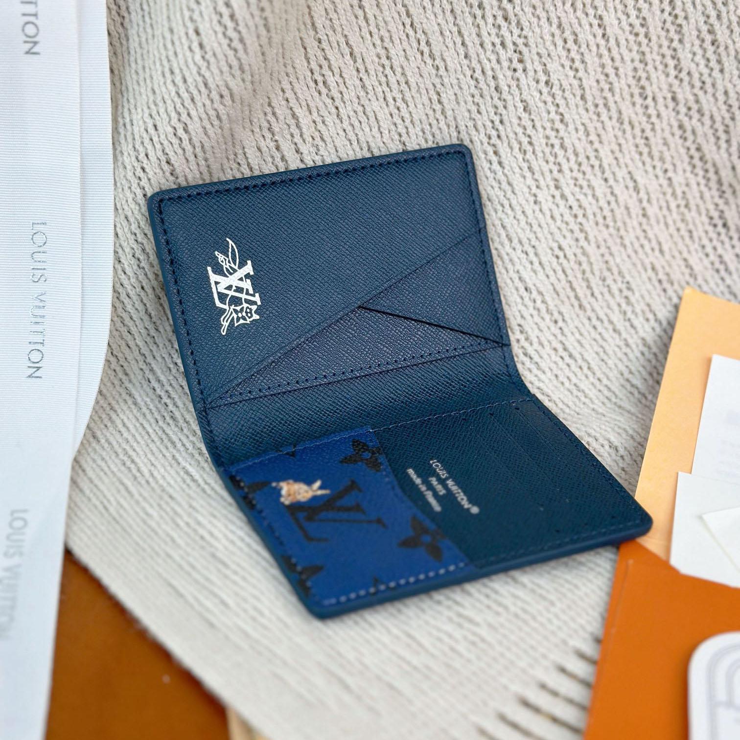 Louis Vuitton Passport Cover  M27052 - DesignerGu