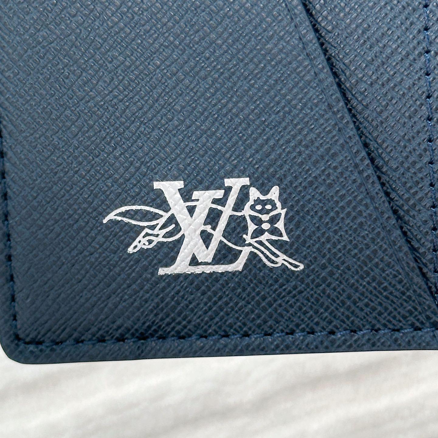 Louis Vuitton Passport Cover  M27052 - DesignerGu