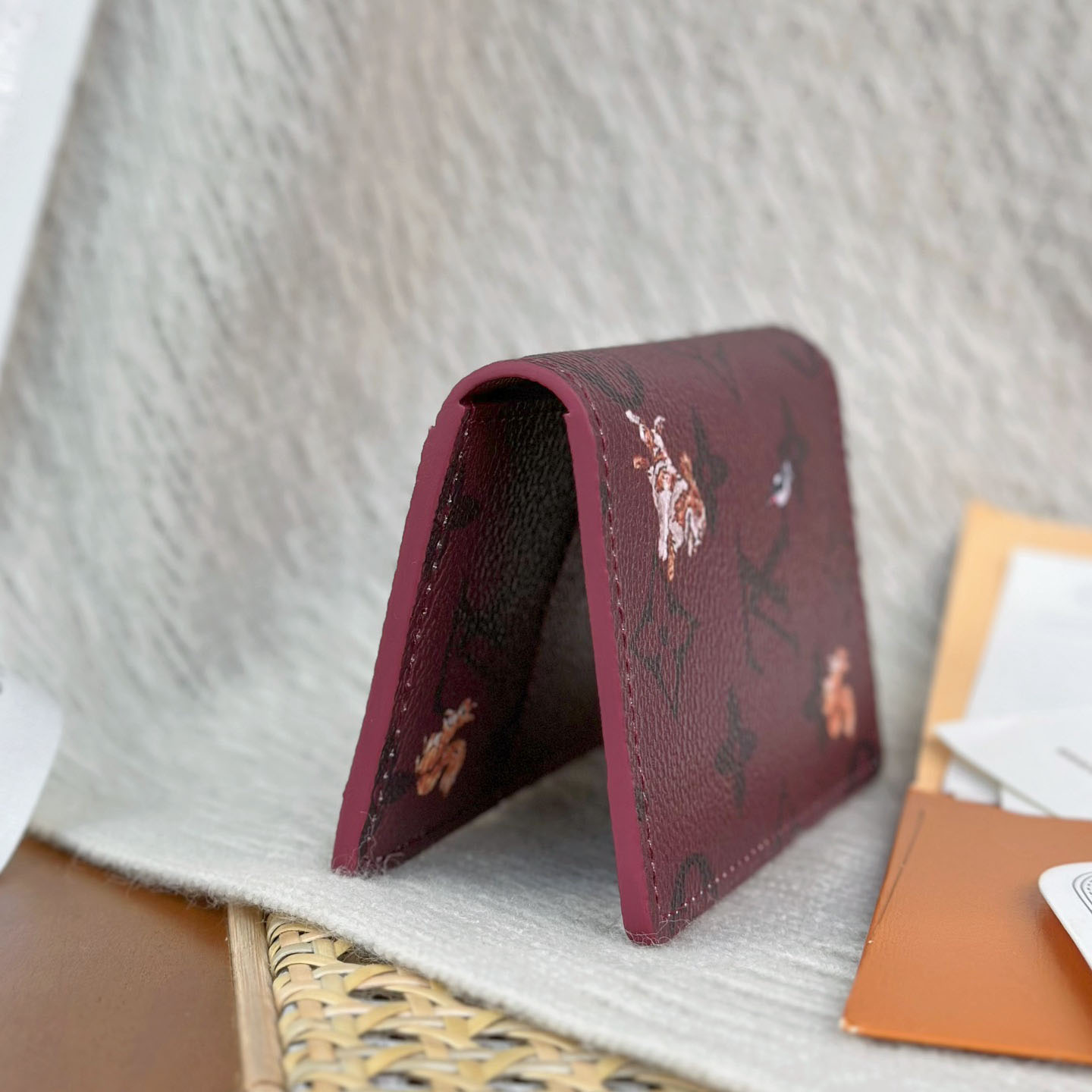 Louis Vuitton Passport Cover  M27021 - DesignerGu