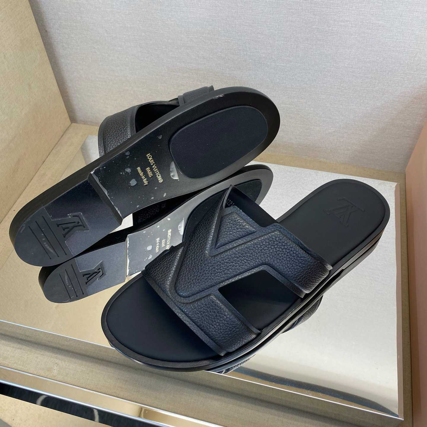 Louis Vuitton LV Oasis Mule    - DesignerGu